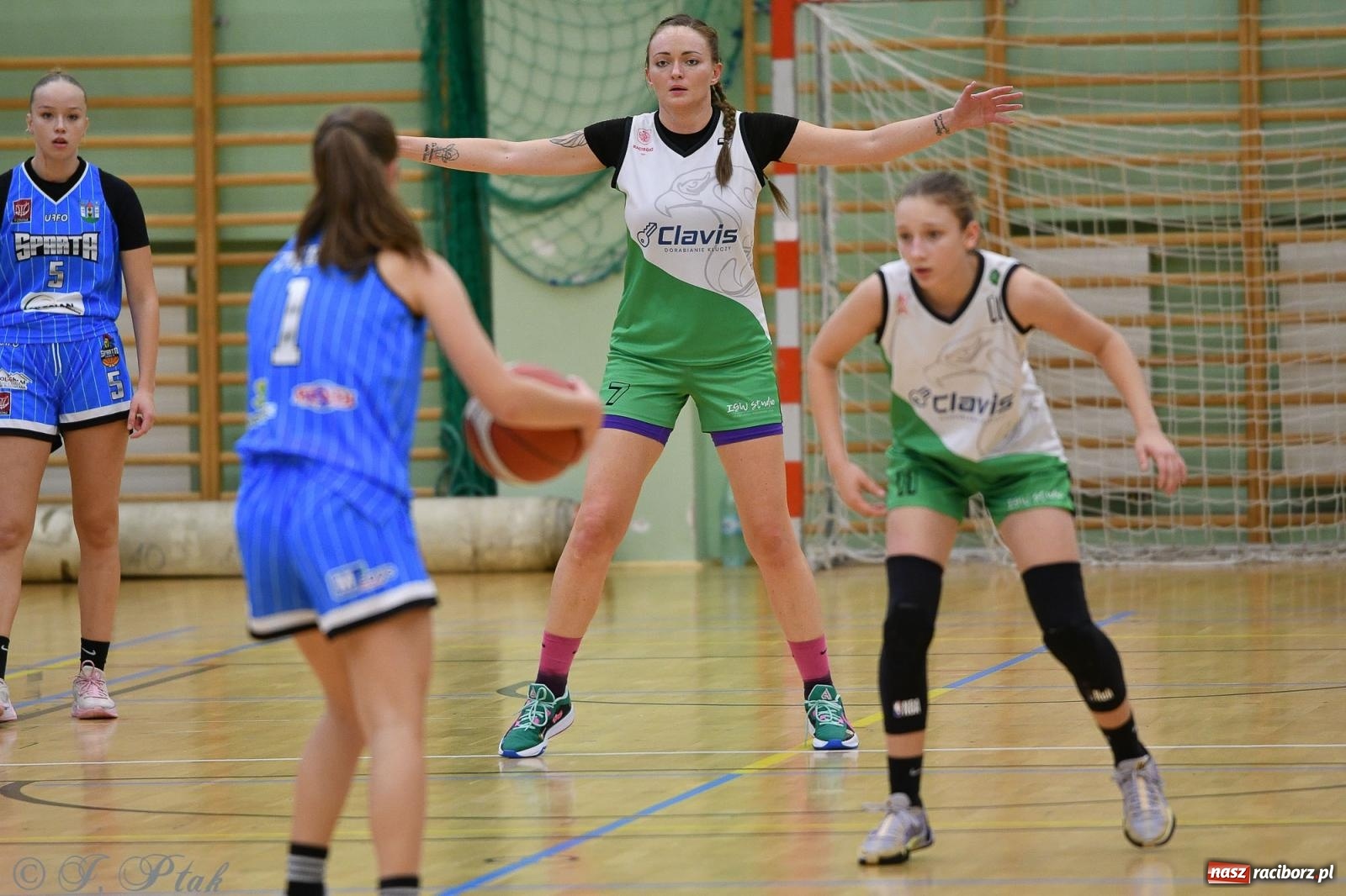 Zdjęcie w galerii na portalu naszraciborz.pl: Sparta Ziębice zdecydowanie lepsza od RKK AZS Racibórz [FOTO] wiadomości z regionu