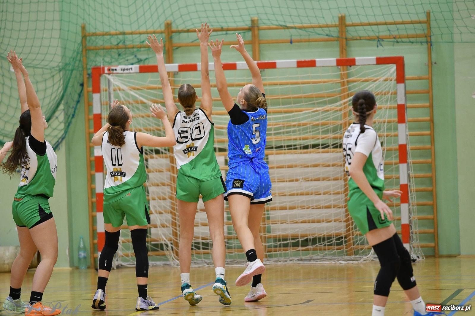 Zdjęcie w galerii na portalu naszraciborz.pl: Sparta Ziębice zdecydowanie lepsza od RKK AZS Racibórz [FOTO] wiadomości z regionu