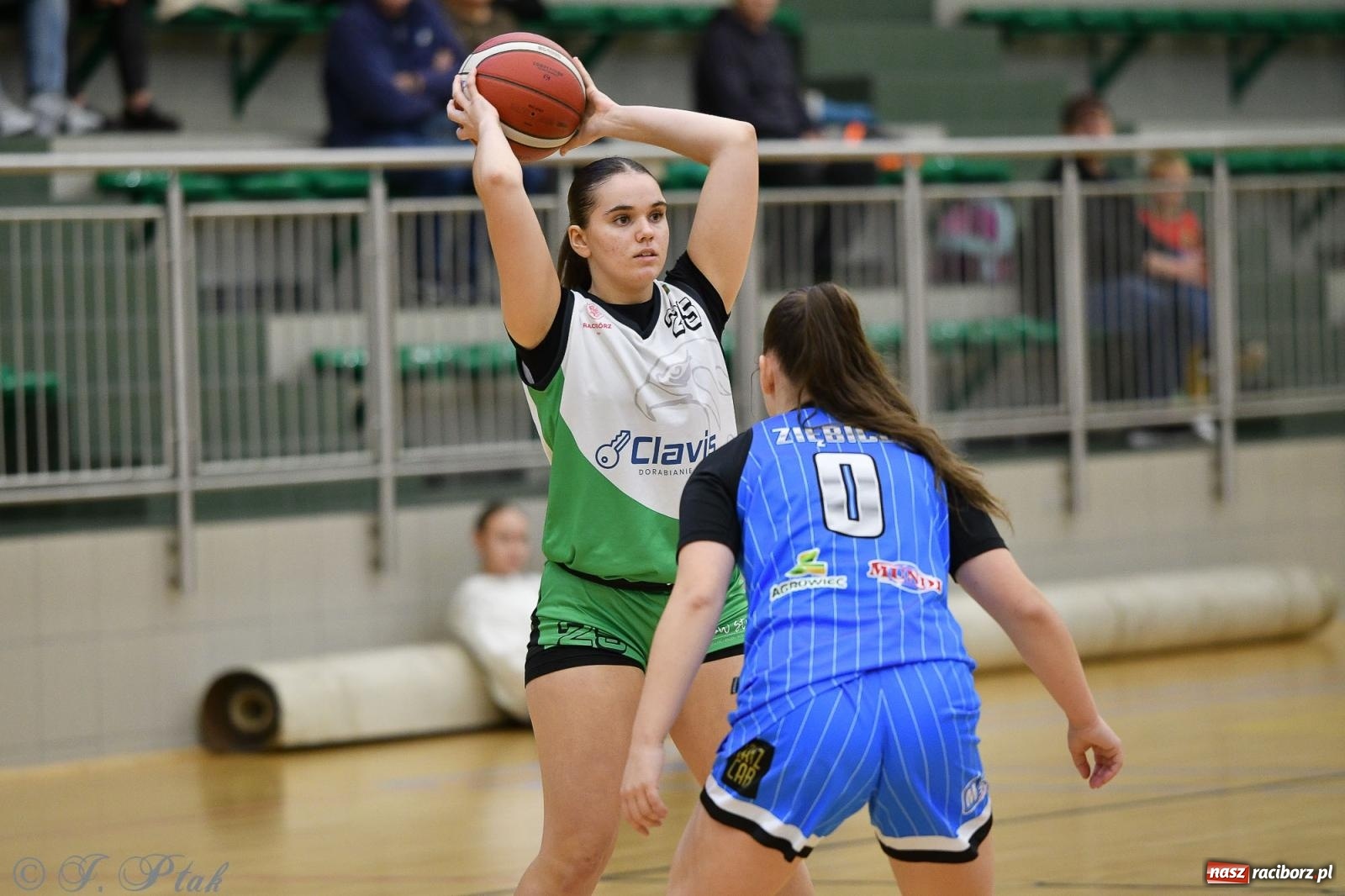 Zdjęcie w galerii na portalu naszraciborz.pl: Sparta Ziębice zdecydowanie lepsza od RKK AZS Racibórz [FOTO] wiadomości z regionu