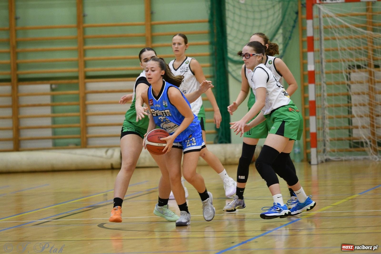 Zdjęcie w galerii na portalu naszraciborz.pl: Sparta Ziębice zdecydowanie lepsza od RKK AZS Racibórz [FOTO] wiadomości z regionu