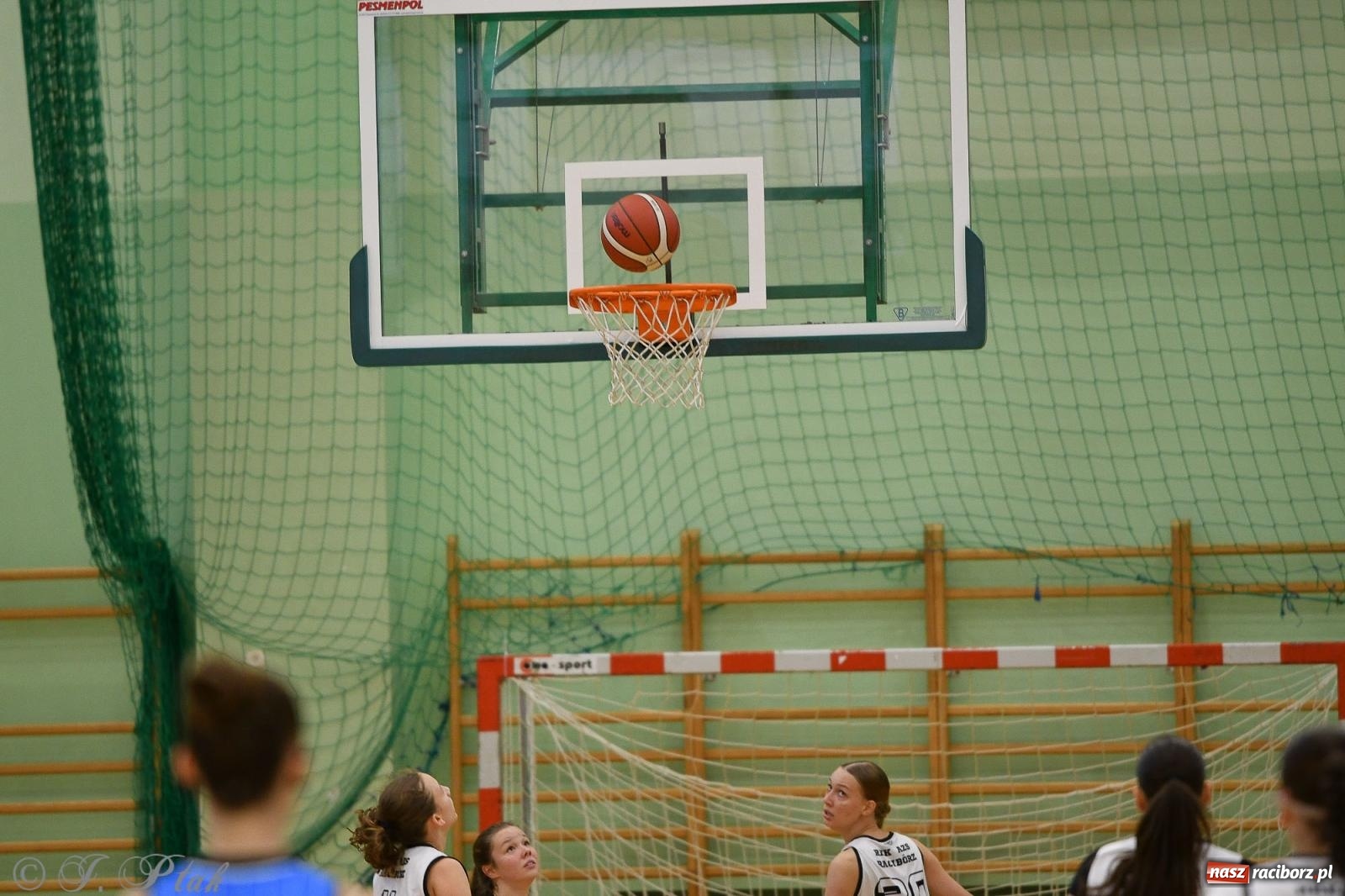 Zdjęcie w galerii na portalu naszraciborz.pl: Sparta Ziębice zdecydowanie lepsza od RKK AZS Racibórz [FOTO] wiadomości z regionu