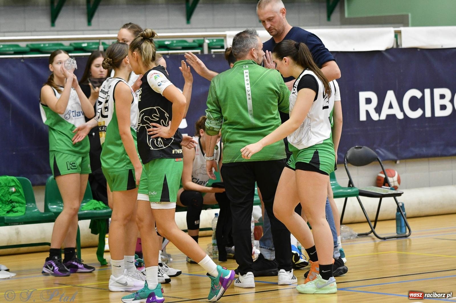 Zdjęcie w galerii na portalu naszraciborz.pl: Sparta Ziębice zdecydowanie lepsza od RKK AZS Racibórz [FOTO] wiadomości z regionu