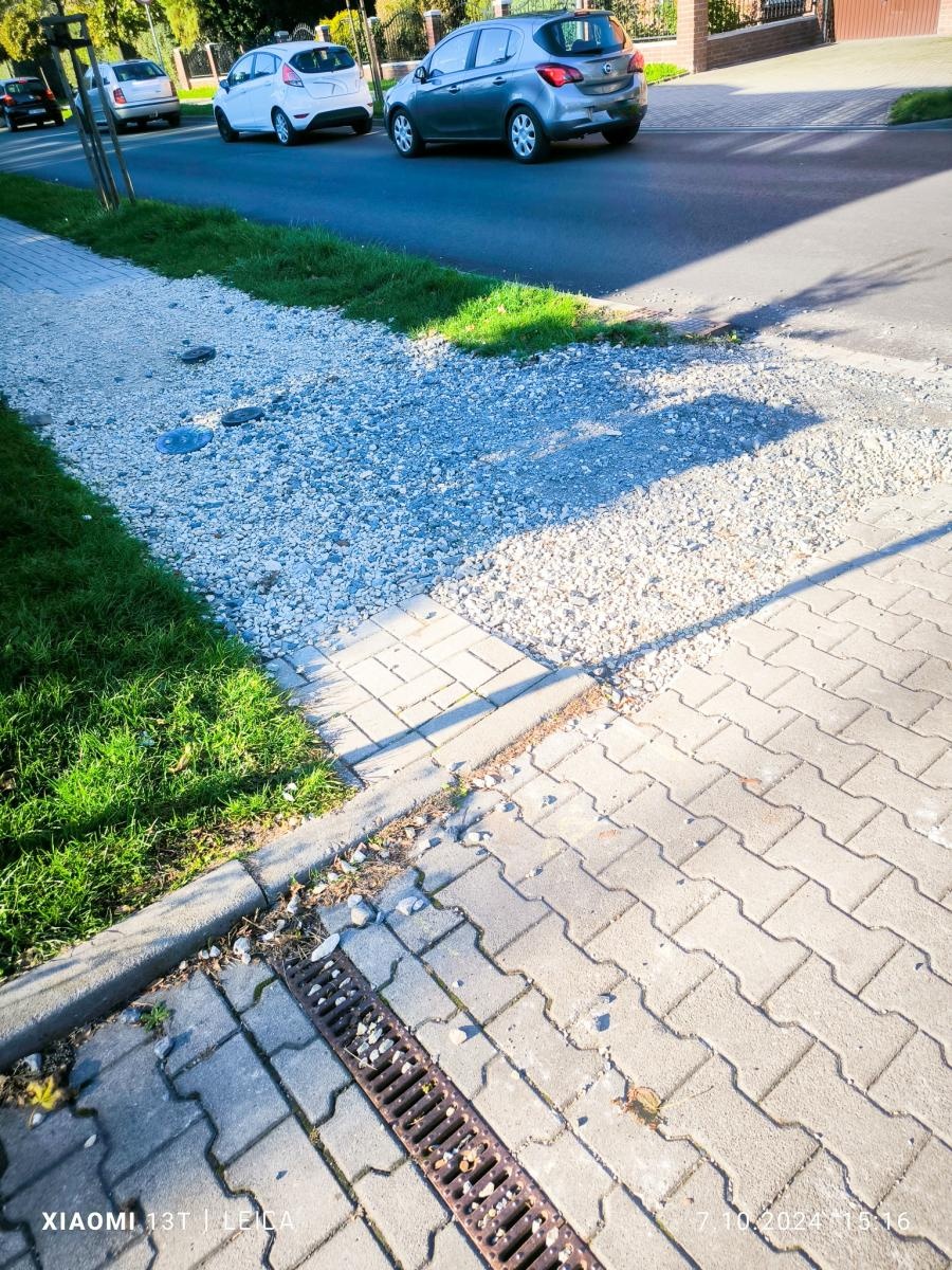 Zdjęcie w galerii na portalu naszraciborz.pl: Rozkopany chodnik na ul. Jana Matejki: mieszkańcy czekają na naprawę wiadomości z regionu
