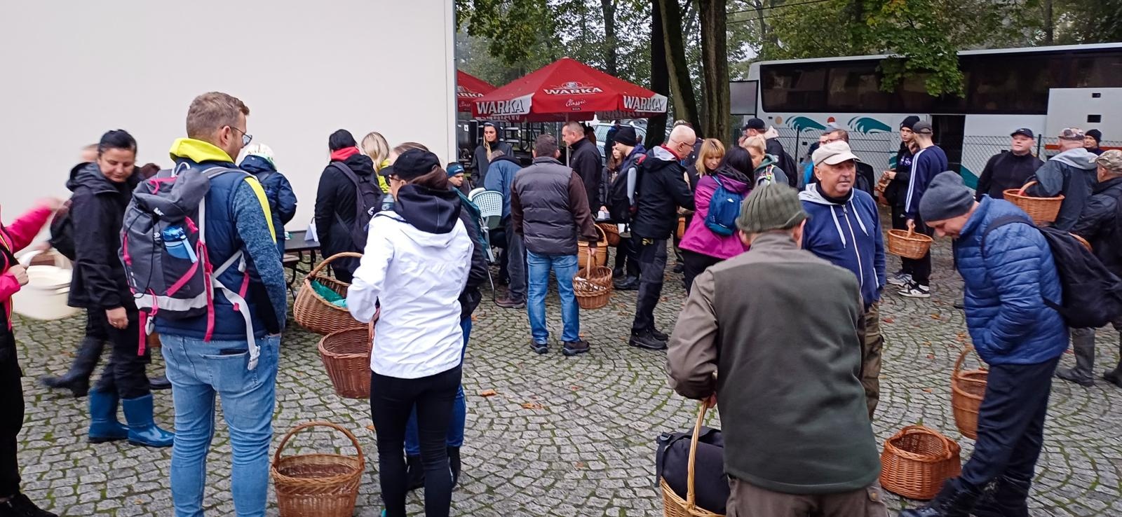 Zdjęcie w galerii na portalu naszraciborz.pl: Grzybiarze ziemi raciborskiej poszli na rekord. 250 osób zebrało prawie pół tony grzybów wiadomości z regionu