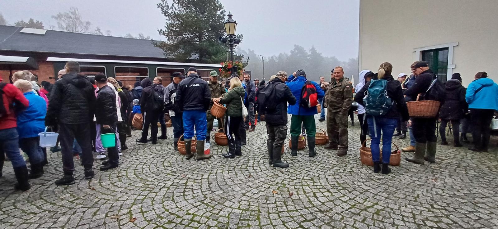 Zdjęcie w galerii na portalu naszraciborz.pl: Grzybiarze ziemi raciborskiej poszli na rekord. 250 osób zebrało prawie pół tony grzybów wiadomości z regionu