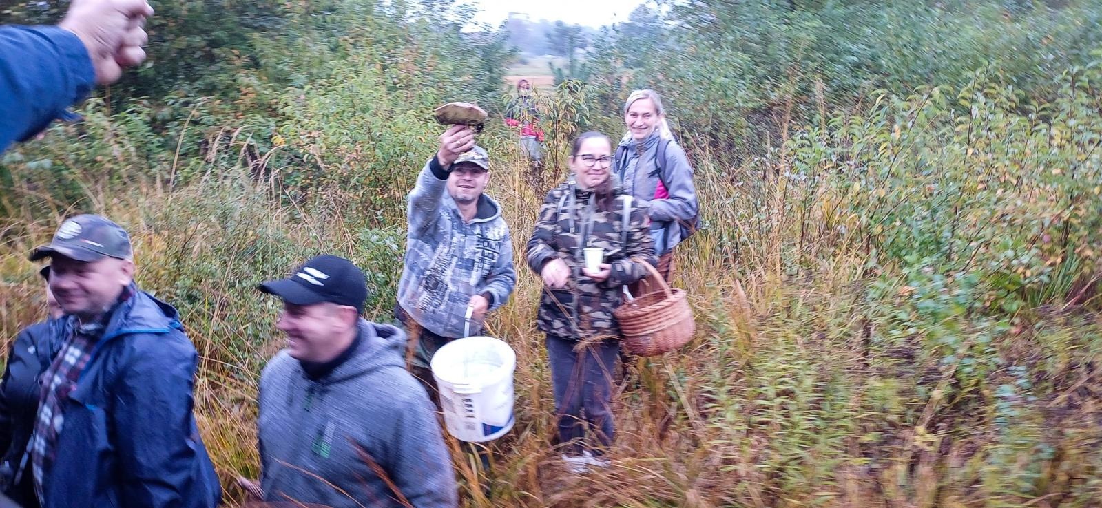 Zdjęcie w galerii na portalu naszraciborz.pl: Grzybiarze ziemi raciborskiej poszli na rekord. 250 osób zebrało prawie pół tony grzybów wiadomości z regionu