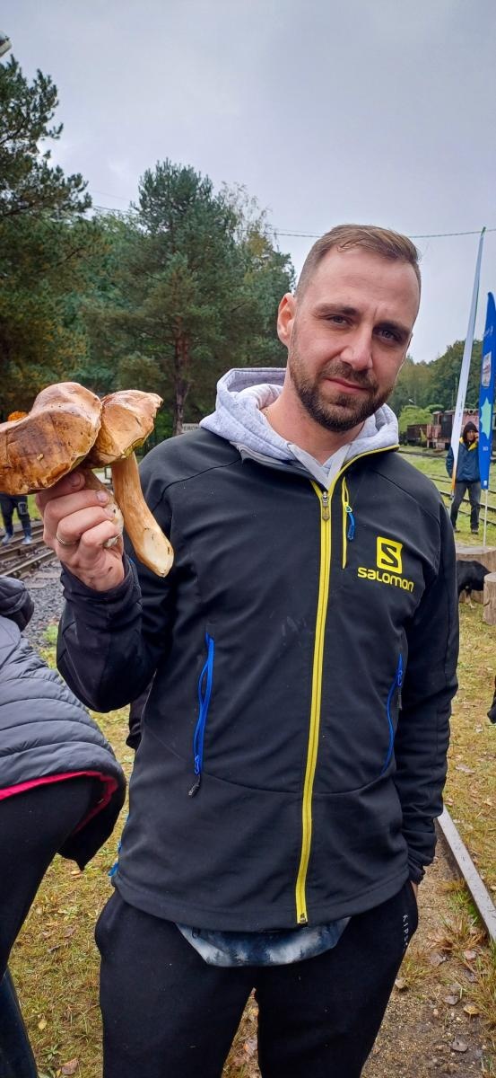 Zdjęcie w galerii na portalu naszraciborz.pl: Grzybiarze ziemi raciborskiej poszli na rekord. 250 osób zebrało prawie pół tony grzybów wiadomości z regionu