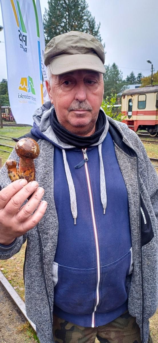 Zdjęcie w galerii na portalu naszraciborz.pl: Grzybiarze ziemi raciborskiej poszli na rekord. 250 osób zebrało prawie pół tony grzybów wiadomości z regionu