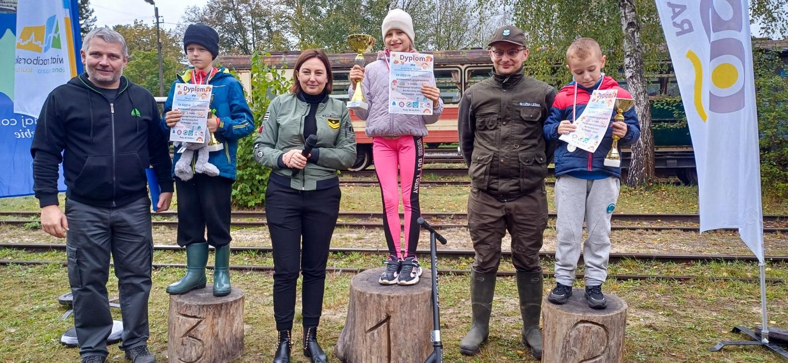 Zdjęcie w galerii na portalu naszraciborz.pl: Grzybiarze ziemi raciborskiej poszli na rekord. 250 osób zebrało prawie pół tony grzybów wiadomości z regionu