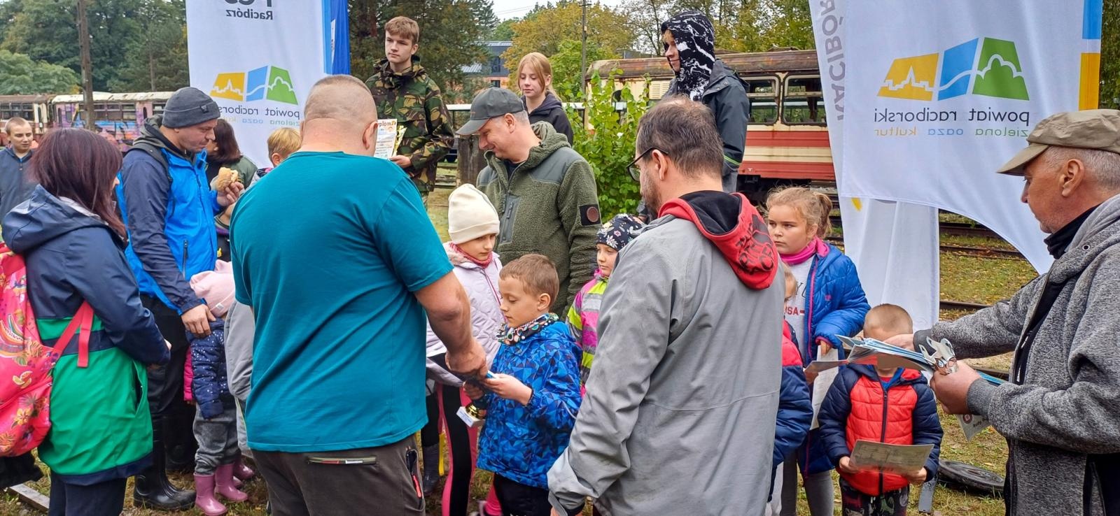 Zdjęcie w galerii na portalu naszraciborz.pl: Grzybiarze ziemi raciborskiej poszli na rekord. 250 osób zebrało prawie pół tony grzybów wiadomości z regionu