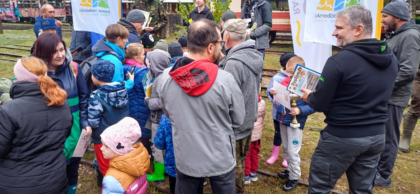 Zdjęcie w galerii na portalu naszraciborz.pl: Grzybiarze ziemi raciborskiej poszli na rekord. 250 osób zebrało prawie pół tony grzybów wiadomości z regionu