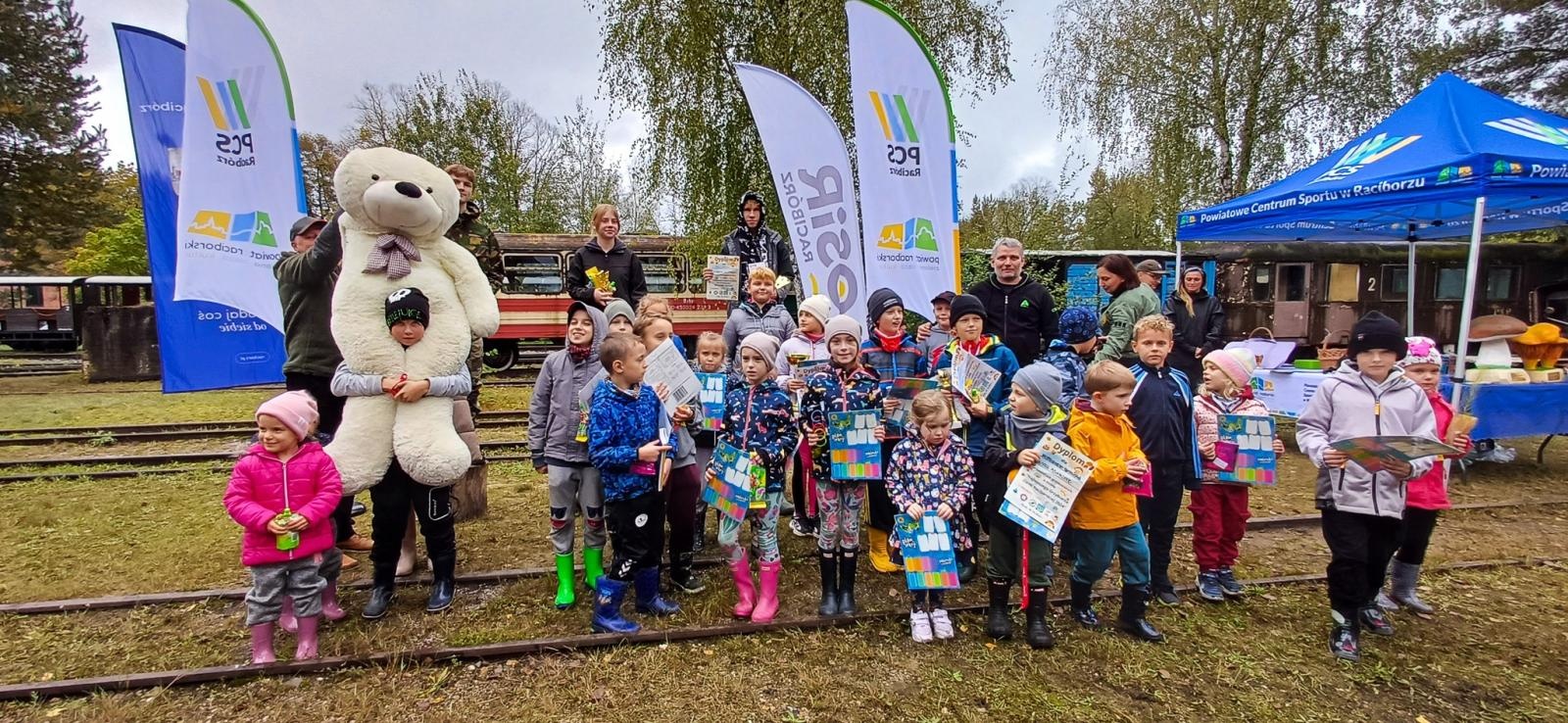 Zdjęcie w galerii na portalu naszraciborz.pl: Grzybiarze ziemi raciborskiej poszli na rekord. 250 osób zebrało prawie pół tony grzybów wiadomości z regionu
