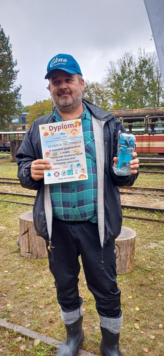 Zdjęcie w galerii na portalu naszraciborz.pl: Grzybiarze ziemi raciborskiej poszli na rekord. 250 osób zebrało prawie pół tony grzybów wiadomości z regionu