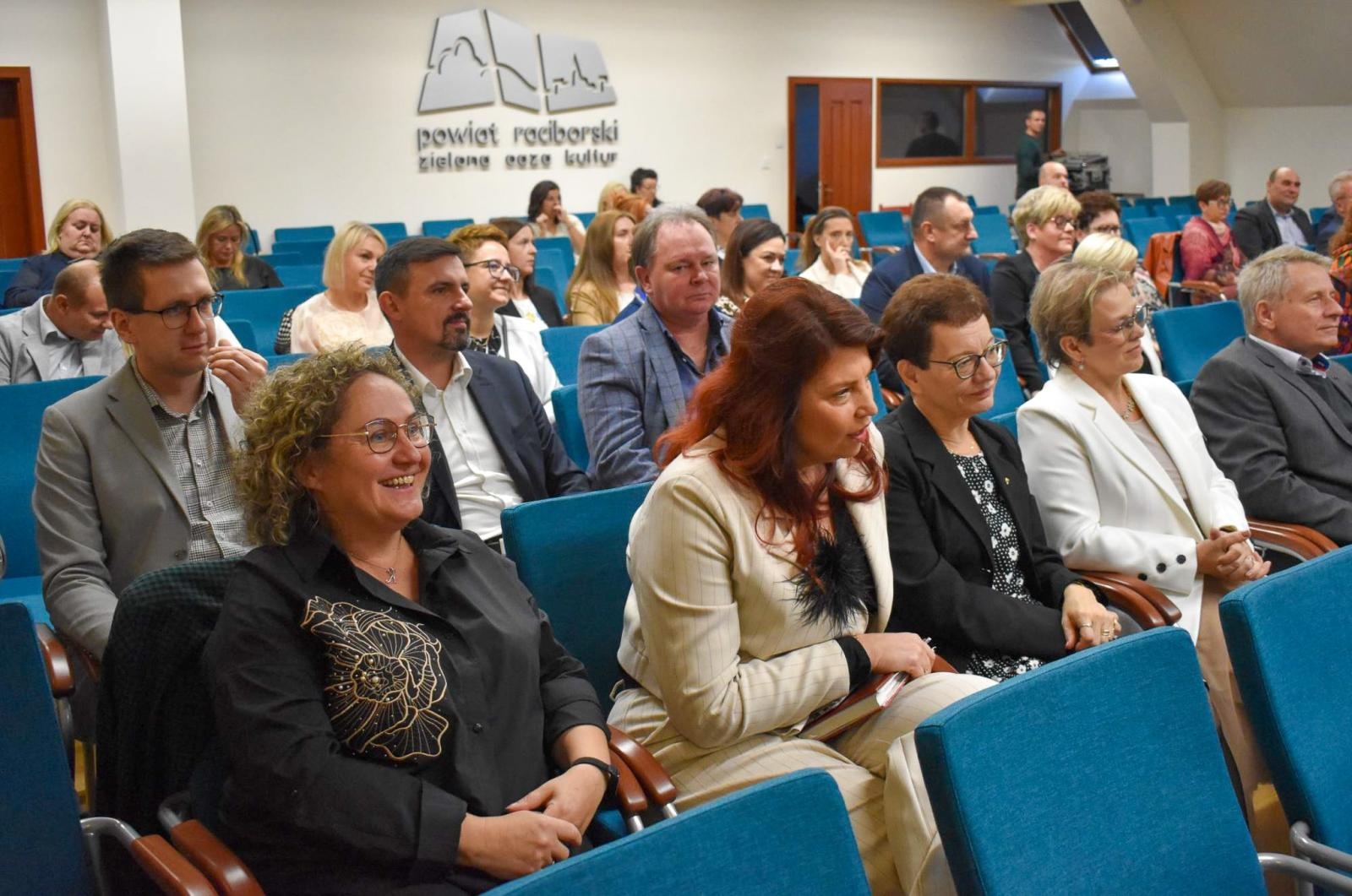 Zdjęcie w galerii na portalu naszraciborz.pl: Śląskie Forum Oświaty obchodzi XX-lecie w Raciborzu wiadomości z regionu
