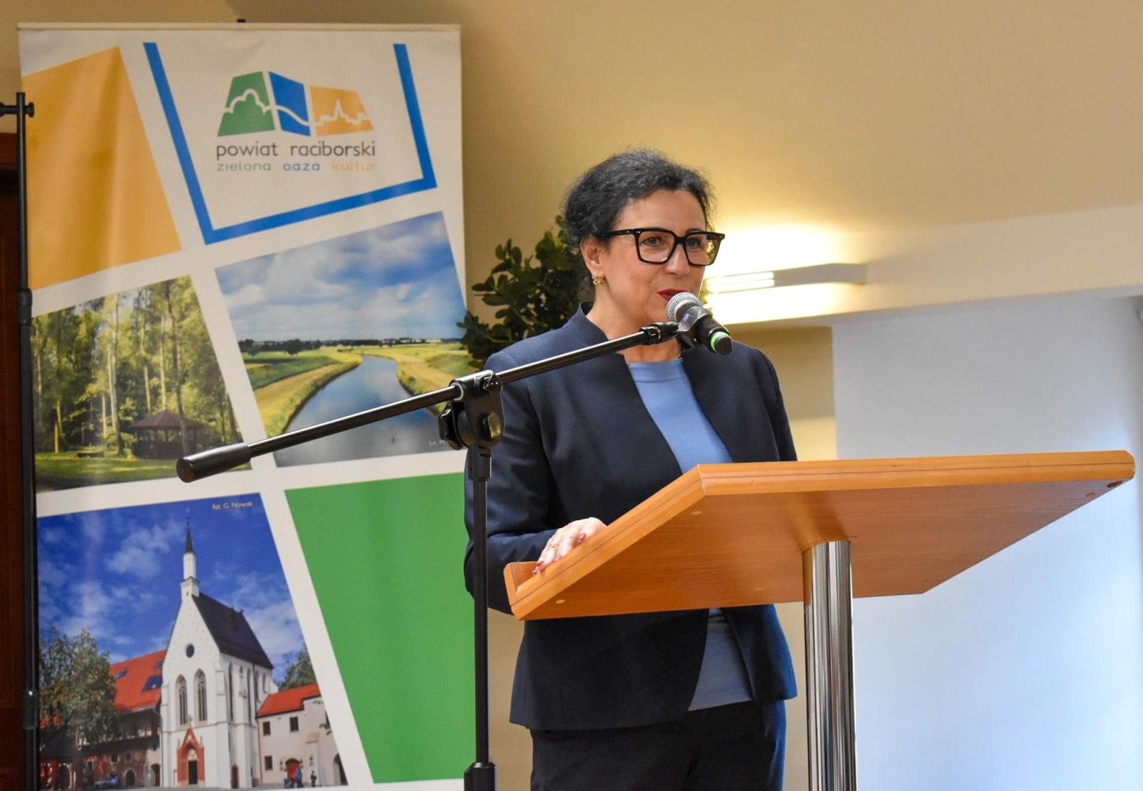 Zdjęcie w galerii na portalu naszraciborz.pl: Śląskie Forum Oświaty obchodzi XX-lecie w Raciborzu wiadomości z regionu