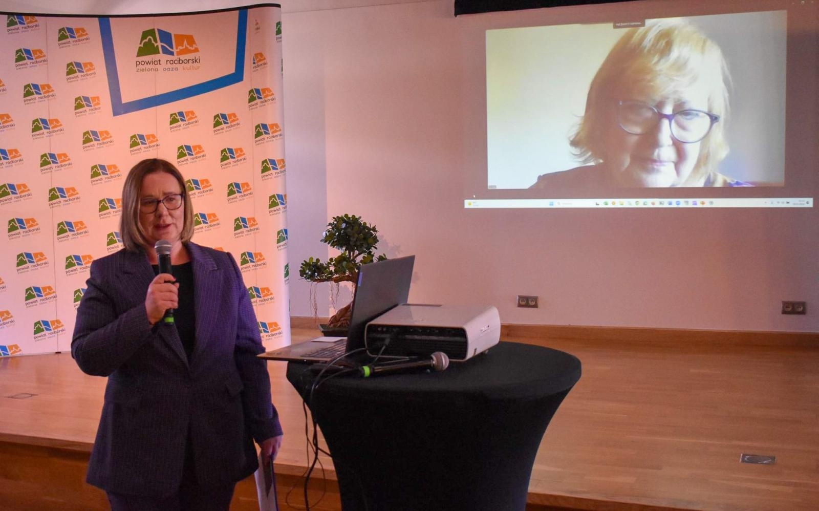 Zdjęcie w galerii na portalu naszraciborz.pl: Śląskie Forum Oświaty obchodzi XX-lecie w Raciborzu wiadomości z regionu