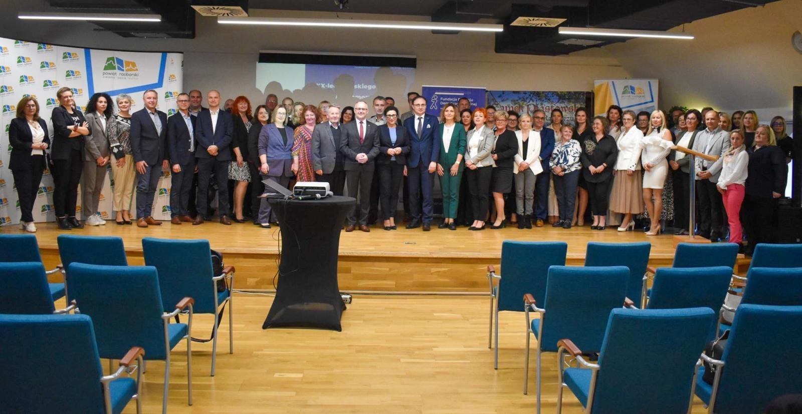 Zdjęcie w galerii na portalu naszraciborz.pl: Śląskie Forum Oświaty obchodzi XX-lecie w Raciborzu wiadomości z regionu