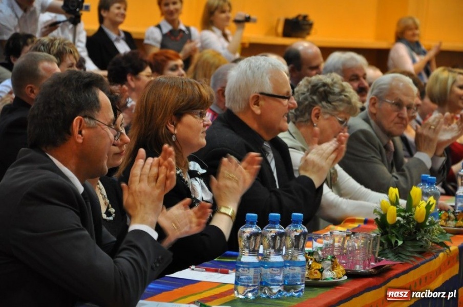 Zdjęcie w galerii na portalu naszraciborz.pl: W gwarze laskiej i z humorem wiadomości z regionu