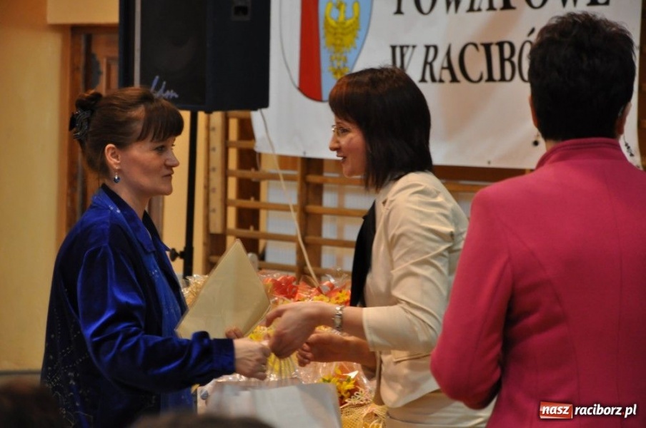 Zdjęcie w galerii na portalu naszraciborz.pl: W gwarze laskiej i z humorem wiadomości z regionu