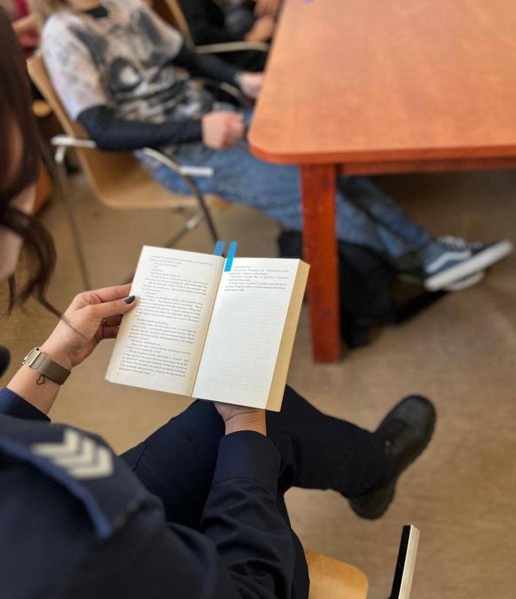 Zdjęcie w galerii na portalu naszraciborz.pl: Uczniowie SP1 z wizytą w raciborskiej komendzie policji wiadomości z regionu