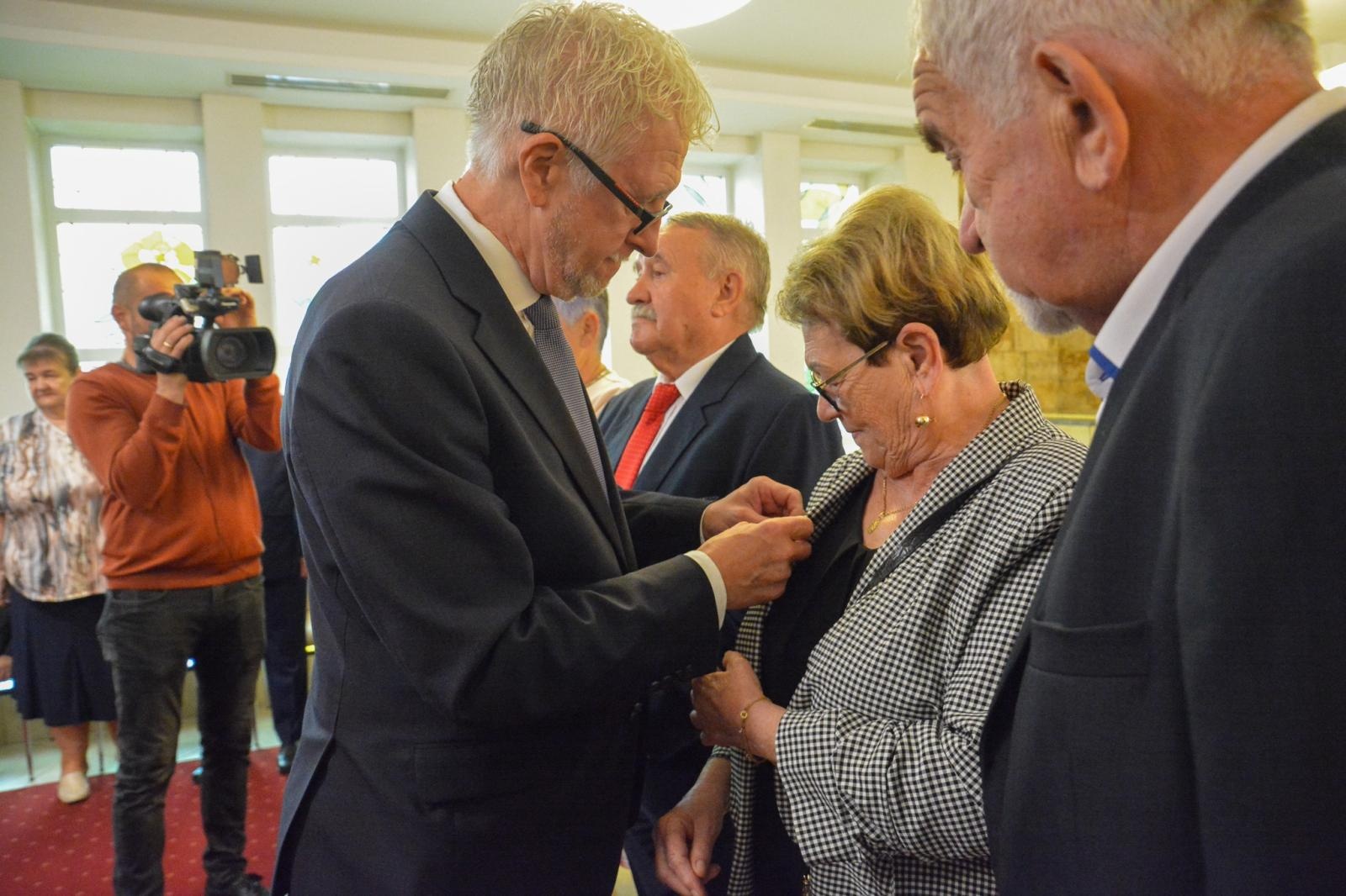 Zdjęcie w galerii na portalu naszraciborz.pl: Złote gody w Raciborzu. Osiem par z medalem prezydenta wiadomości z regionu