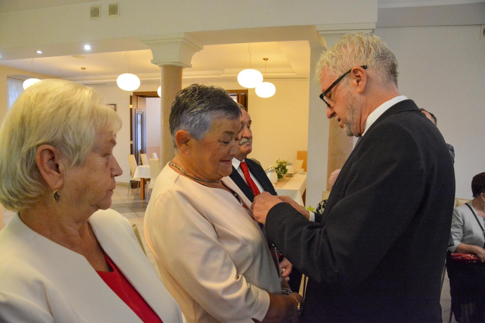 Zdjęcie w galerii na portalu naszraciborz.pl: Złote gody w Raciborzu. Osiem par z medalem prezydenta wiadomości z regionu