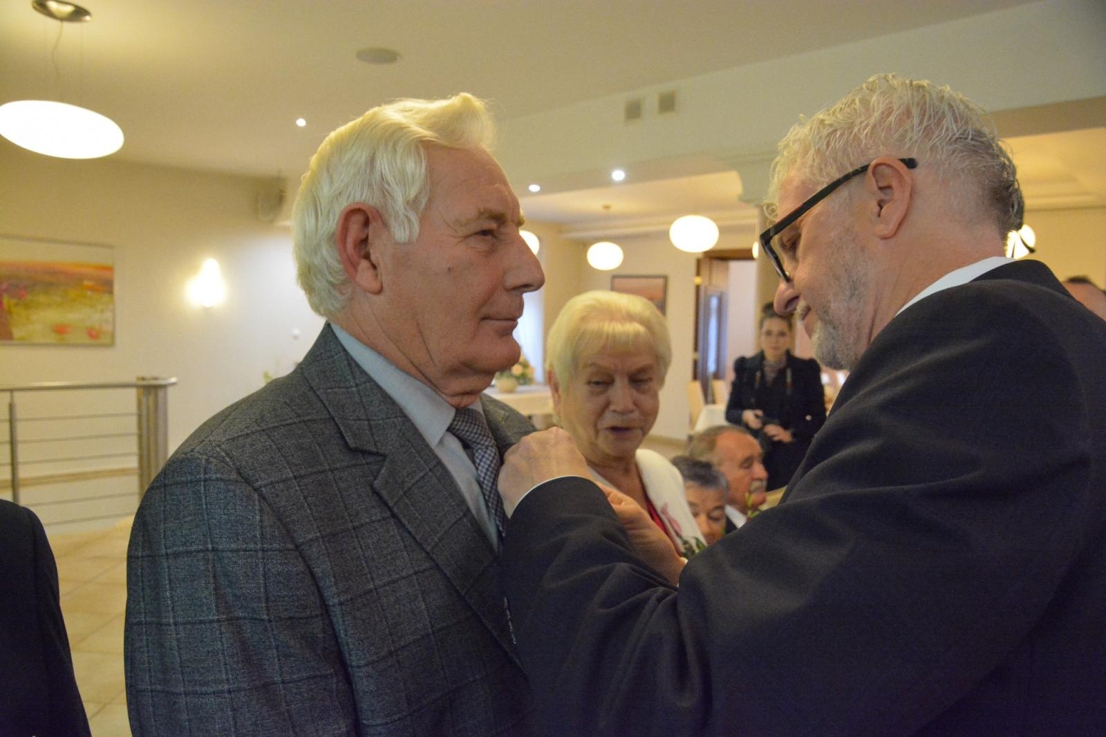 Zdjęcie w galerii na portalu naszraciborz.pl: Złote gody w Raciborzu. Osiem par z medalem prezydenta wiadomości z regionu