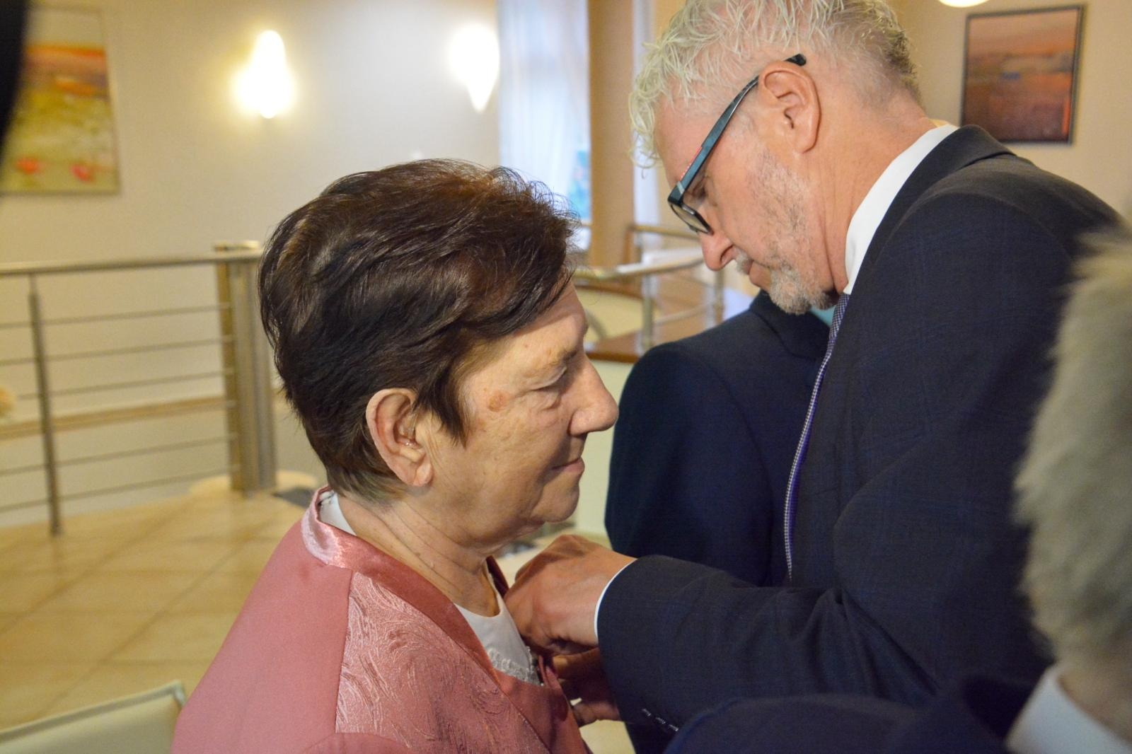 Zdjęcie w galerii na portalu naszraciborz.pl: Złote gody w Raciborzu. Osiem par z medalem prezydenta wiadomości z regionu