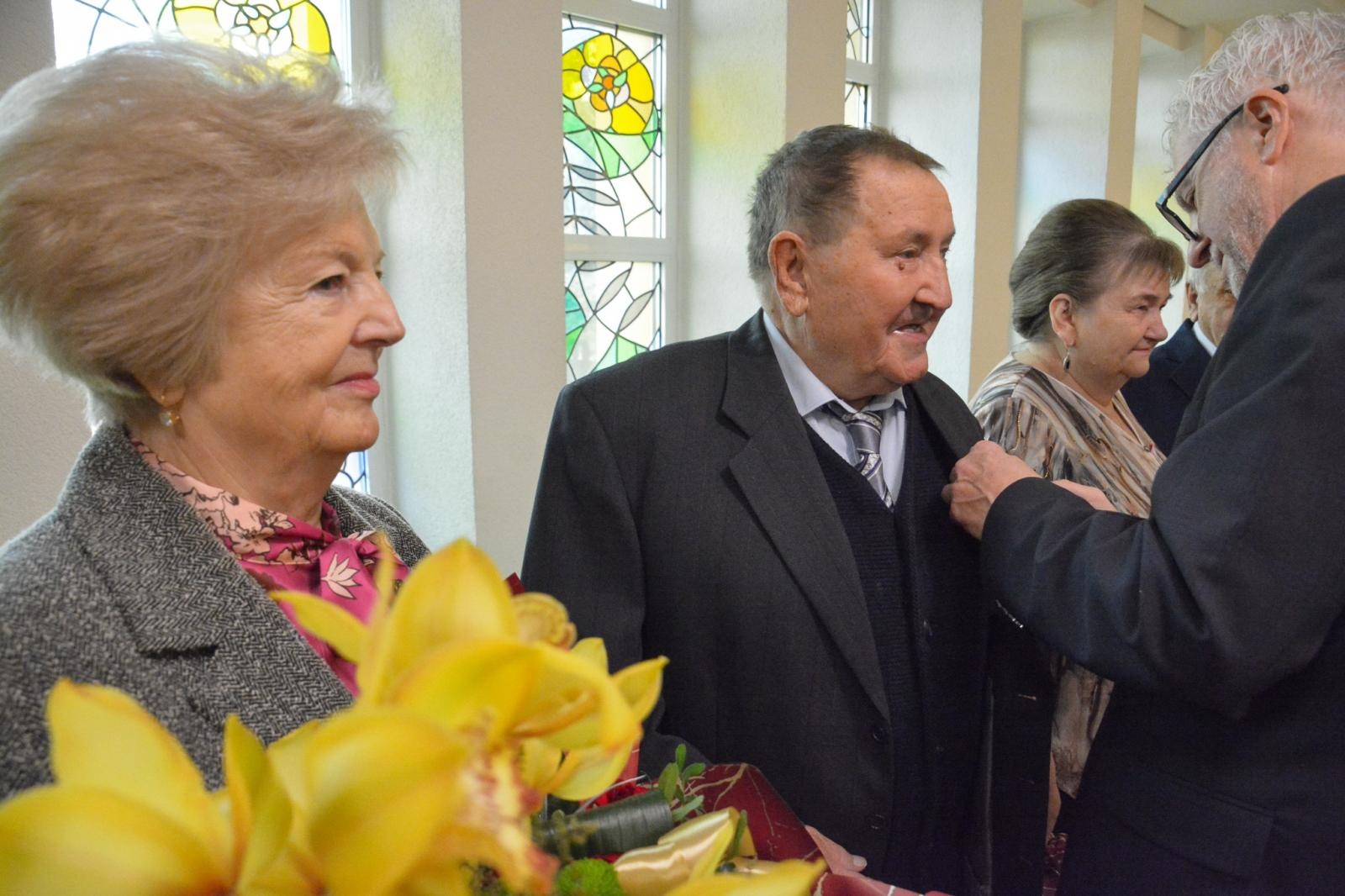 Zdjęcie w galerii na portalu naszraciborz.pl: Złote gody w Raciborzu. Osiem par z medalem prezydenta wiadomości z regionu