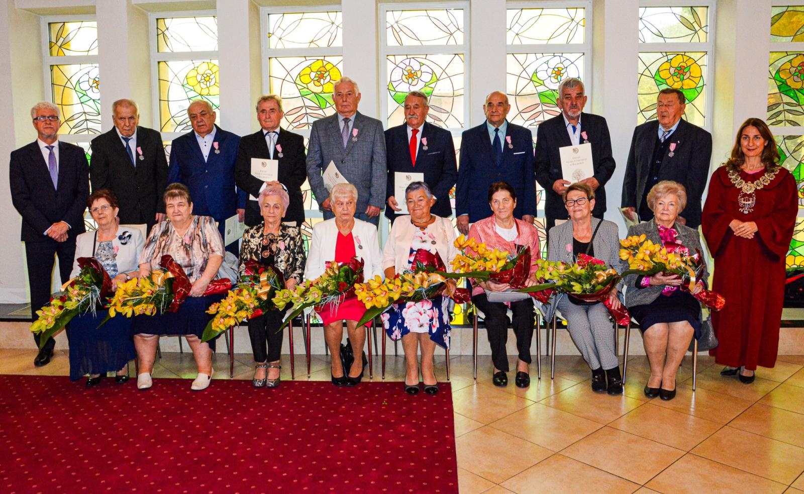 Zdjęcie w galerii na portalu naszraciborz.pl: Złote gody w Raciborzu. Osiem par z medalem prezydenta wiadomości z regionu