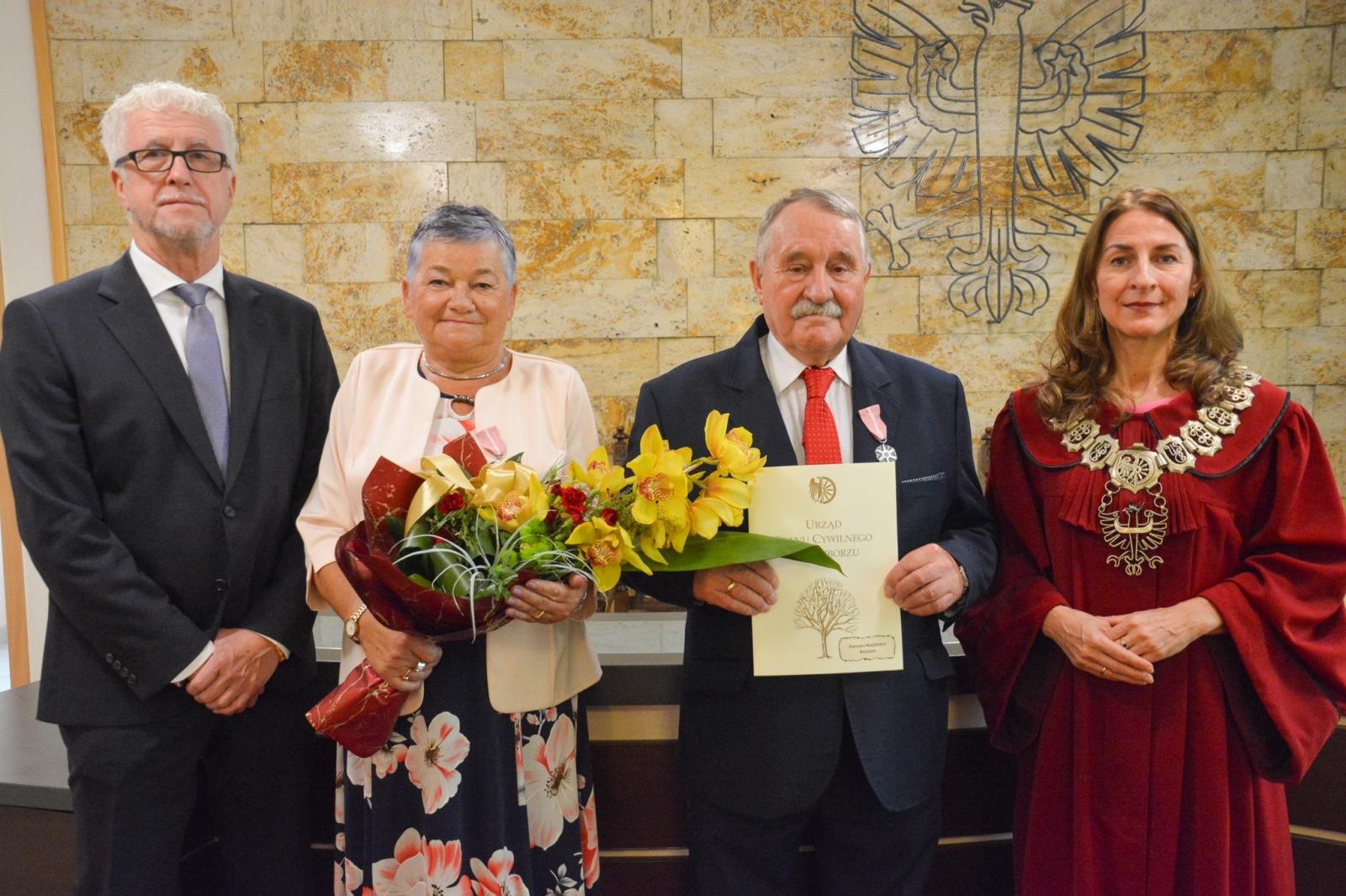 Zdjęcie w galerii na portalu naszraciborz.pl: Złote gody w Raciborzu. Osiem par z medalem prezydenta wiadomości z regionu