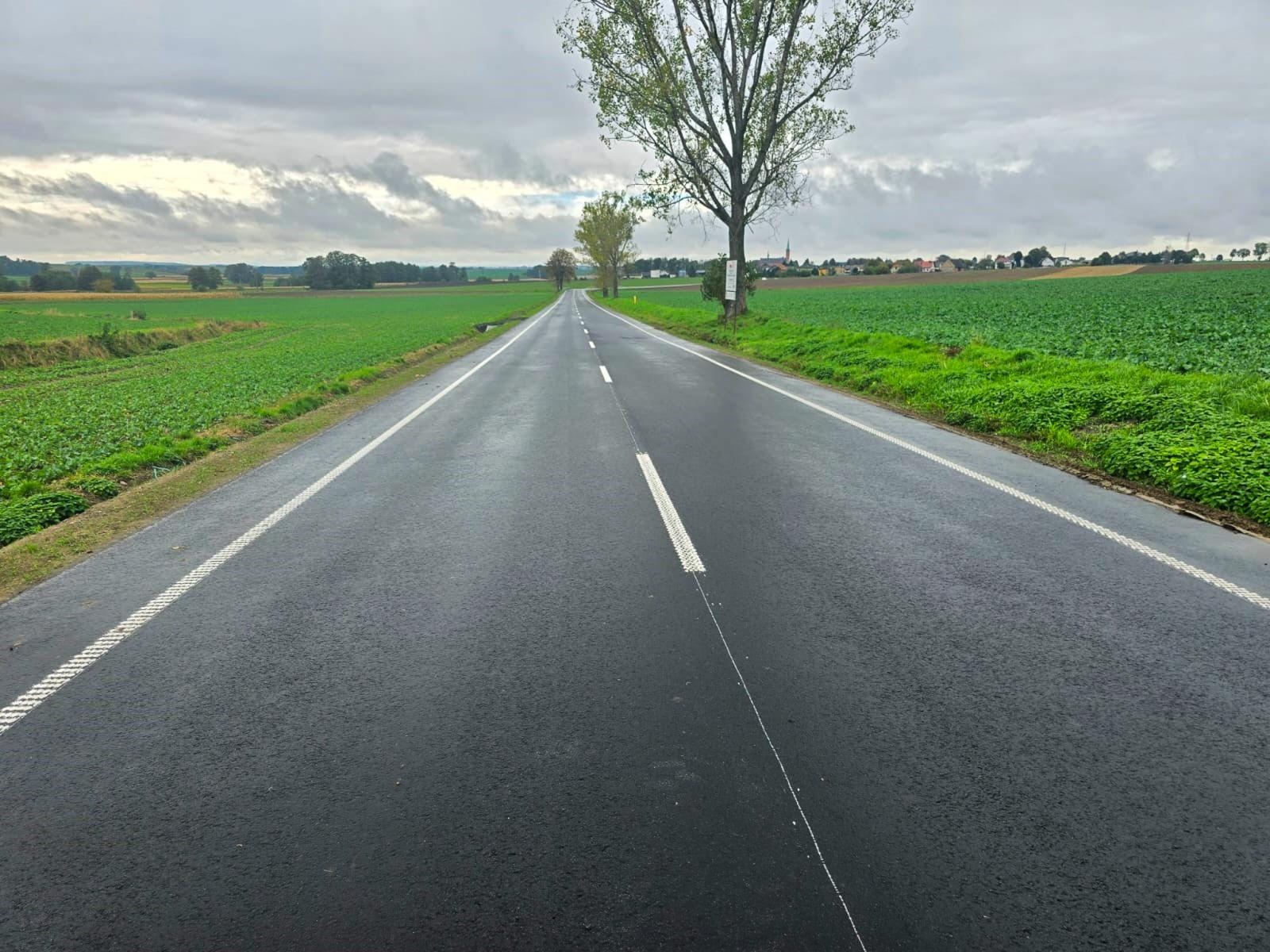 Zdjęcie w galerii na portalu naszraciborz.pl: Zmodernizowany odcinek drogi powiatowej Lekartów – Pietrowice Wielkie oficjalnie oddany do użytku wiadomości z regionu