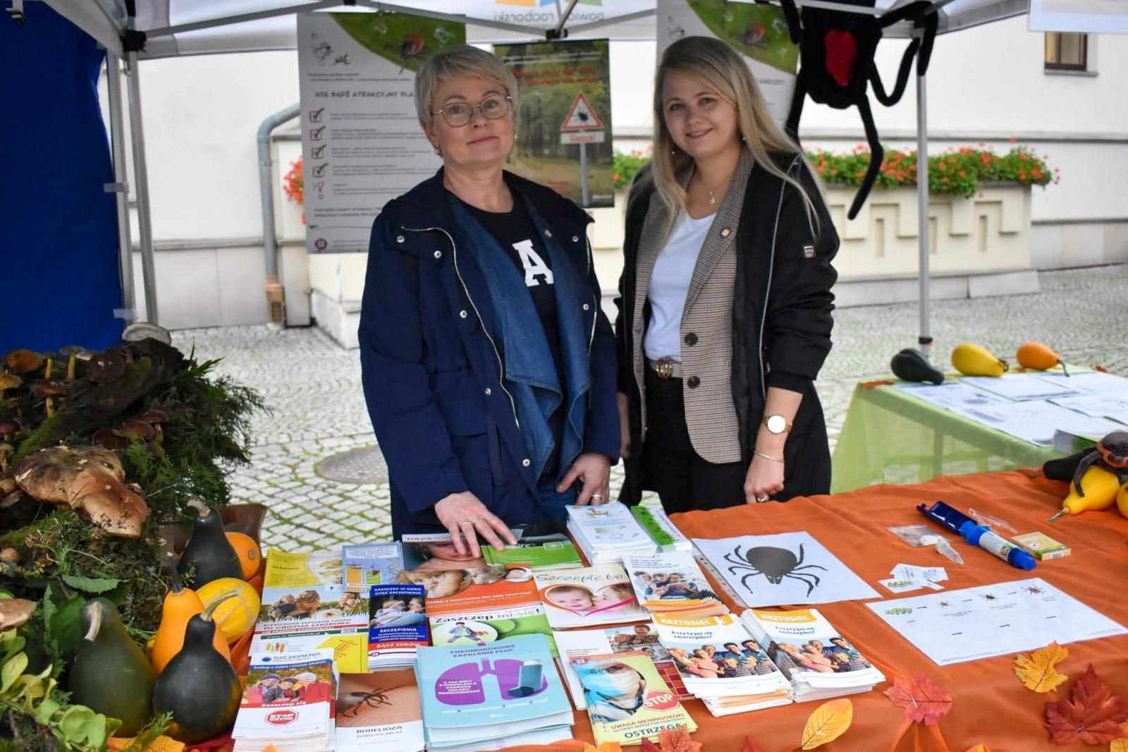 Zdjęcie w galerii na portalu naszraciborz.pl: Bezpieczne grzybobranie na Zamku Piastowskim: Frekwencja dopisała! wiadomości z regionu