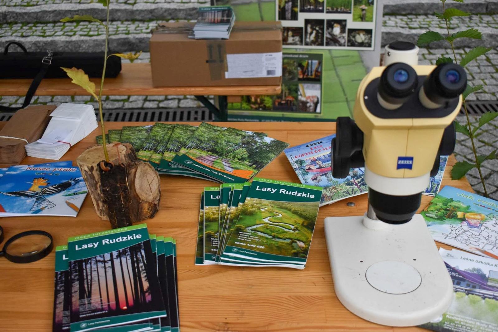 Zdjęcie w galerii na portalu naszraciborz.pl: Bezpieczne grzybobranie na Zamku Piastowskim: Frekwencja dopisała! wiadomości z regionu