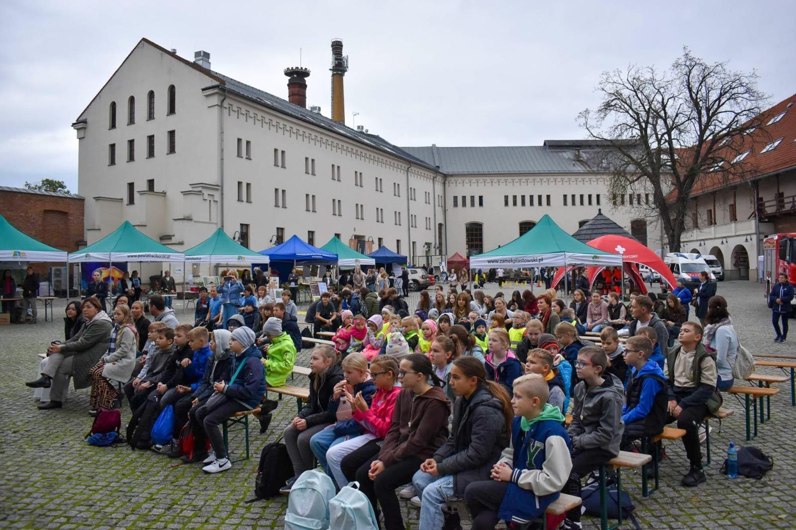 Zdjęcie w galerii na portalu naszraciborz.pl: Bezpieczne grzybobranie na Zamku Piastowskim: Frekwencja dopisała! wiadomości z regionu