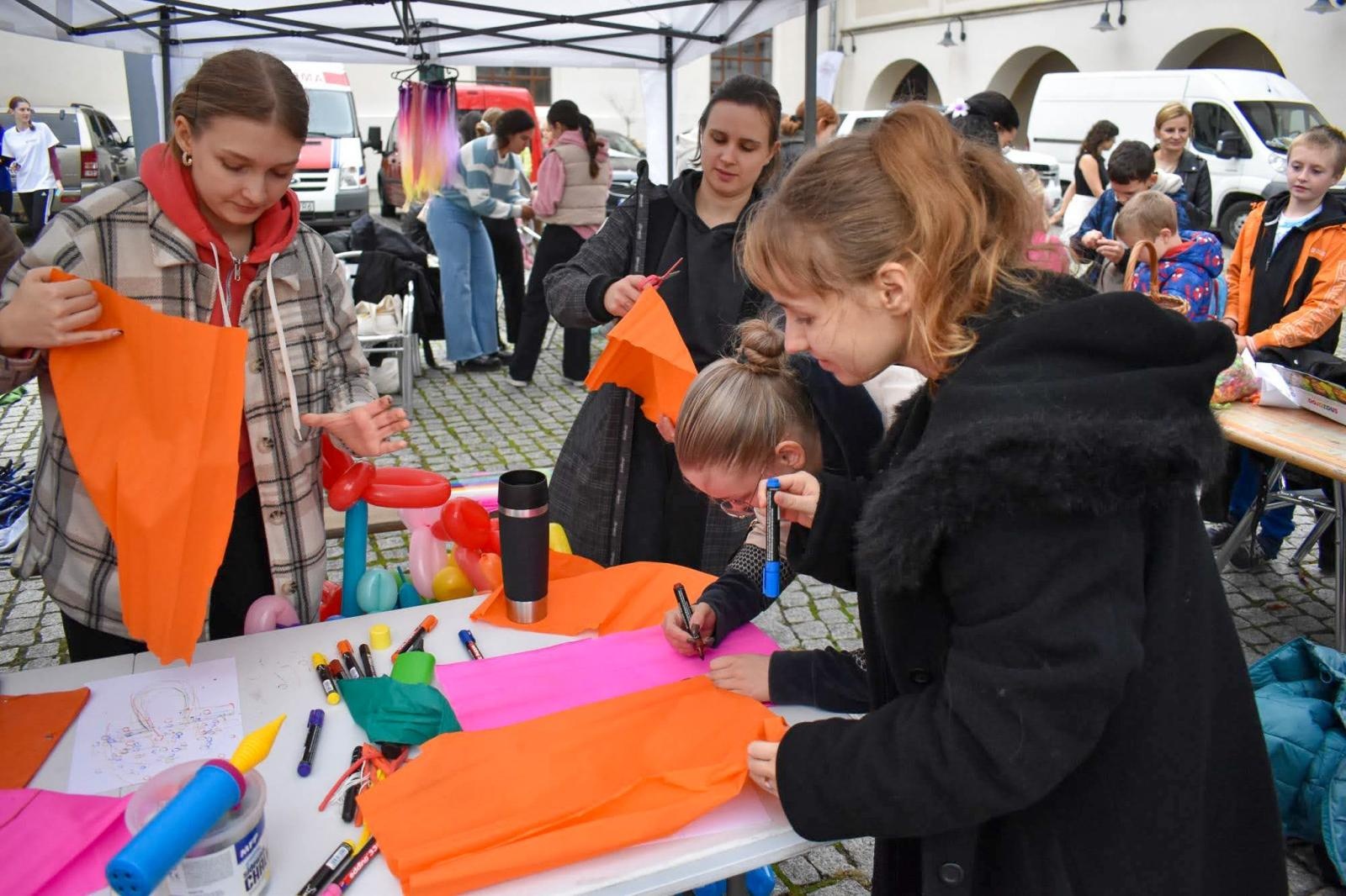 Zdjęcie w galerii na portalu naszraciborz.pl: Bezpieczne grzybobranie na Zamku Piastowskim: Frekwencja dopisała! wiadomości z regionu