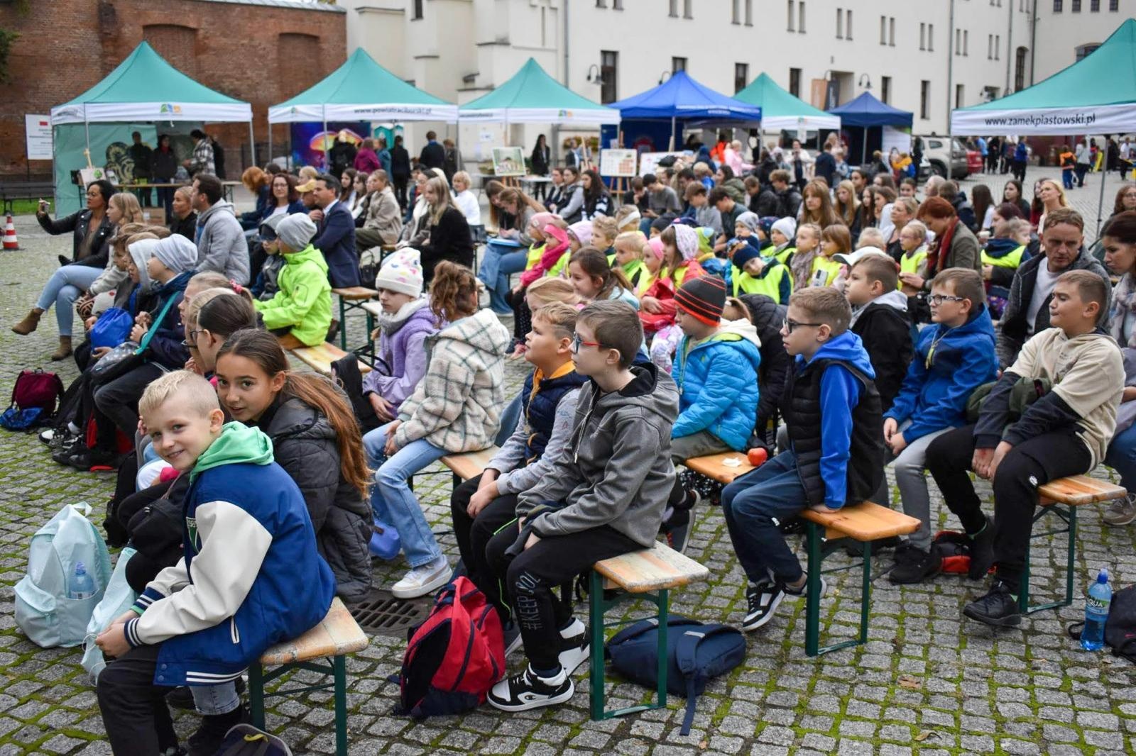 Zdjęcie w galerii na portalu naszraciborz.pl: Bezpieczne grzybobranie na Zamku Piastowskim: Frekwencja dopisała! wiadomości z regionu