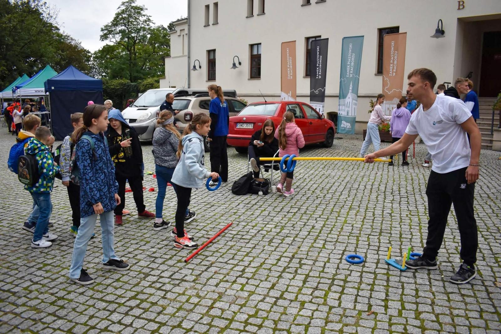 Zdjęcie w galerii na portalu naszraciborz.pl: Bezpieczne grzybobranie na Zamku Piastowskim: Frekwencja dopisała! wiadomości z regionu