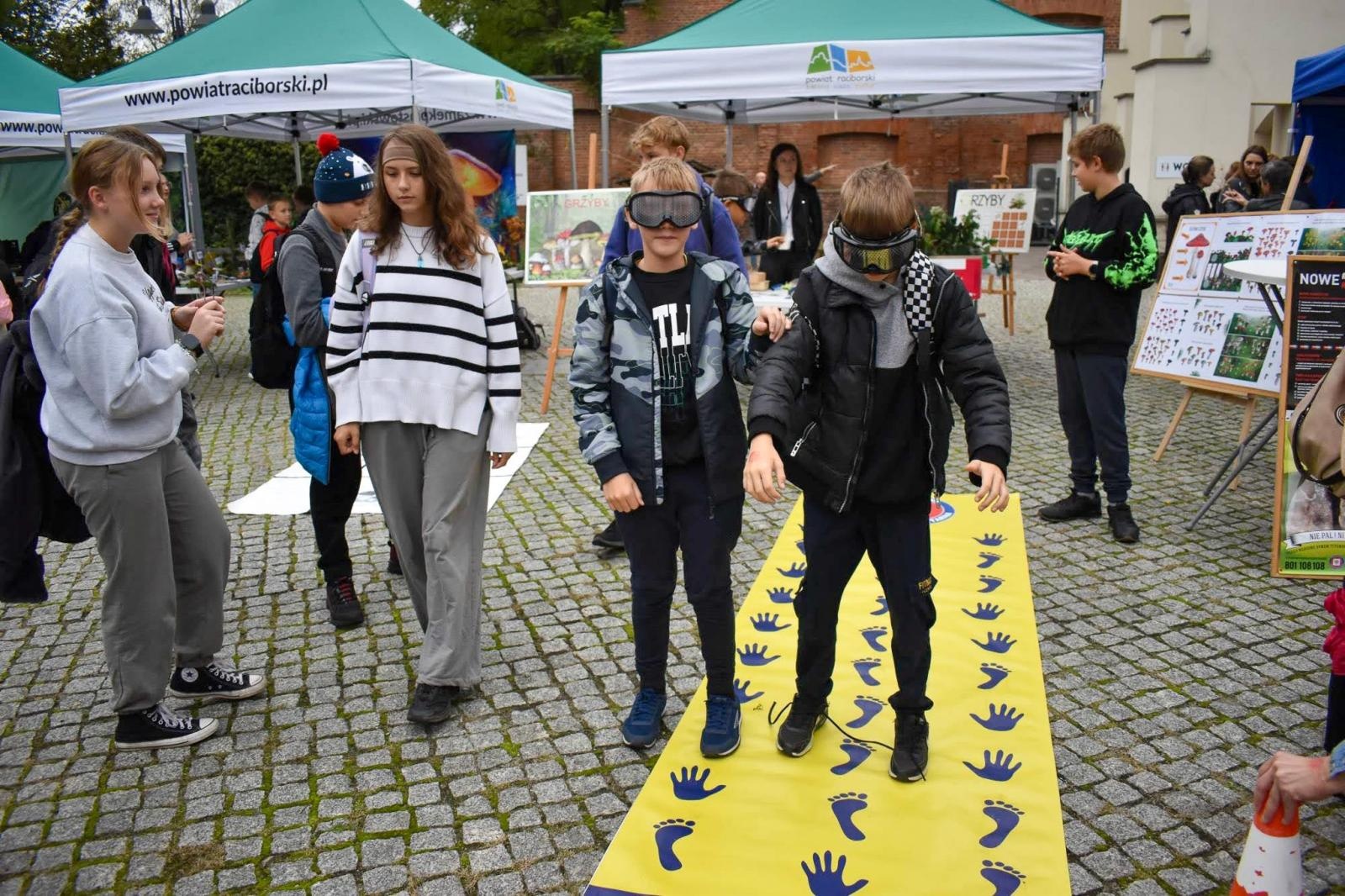 Zdjęcie w galerii na portalu naszraciborz.pl: Bezpieczne grzybobranie na Zamku Piastowskim: Frekwencja dopisała! wiadomości z regionu