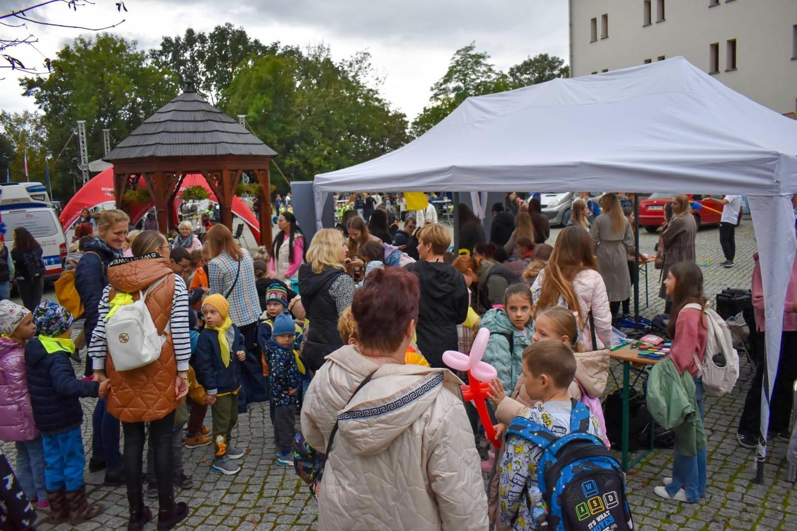 Zdjęcie w galerii na portalu naszraciborz.pl: Bezpieczne grzybobranie na Zamku Piastowskim: Frekwencja dopisała! wiadomości z regionu