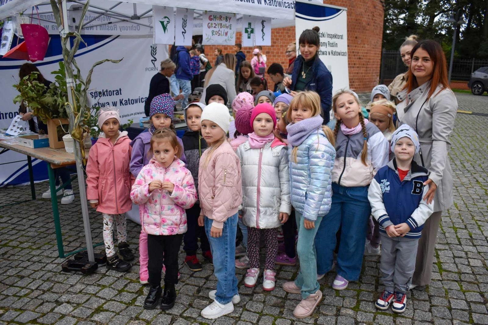Zdjęcie w galerii na portalu naszraciborz.pl: Bezpieczne grzybobranie na Zamku Piastowskim: Frekwencja dopisała! wiadomości z regionu