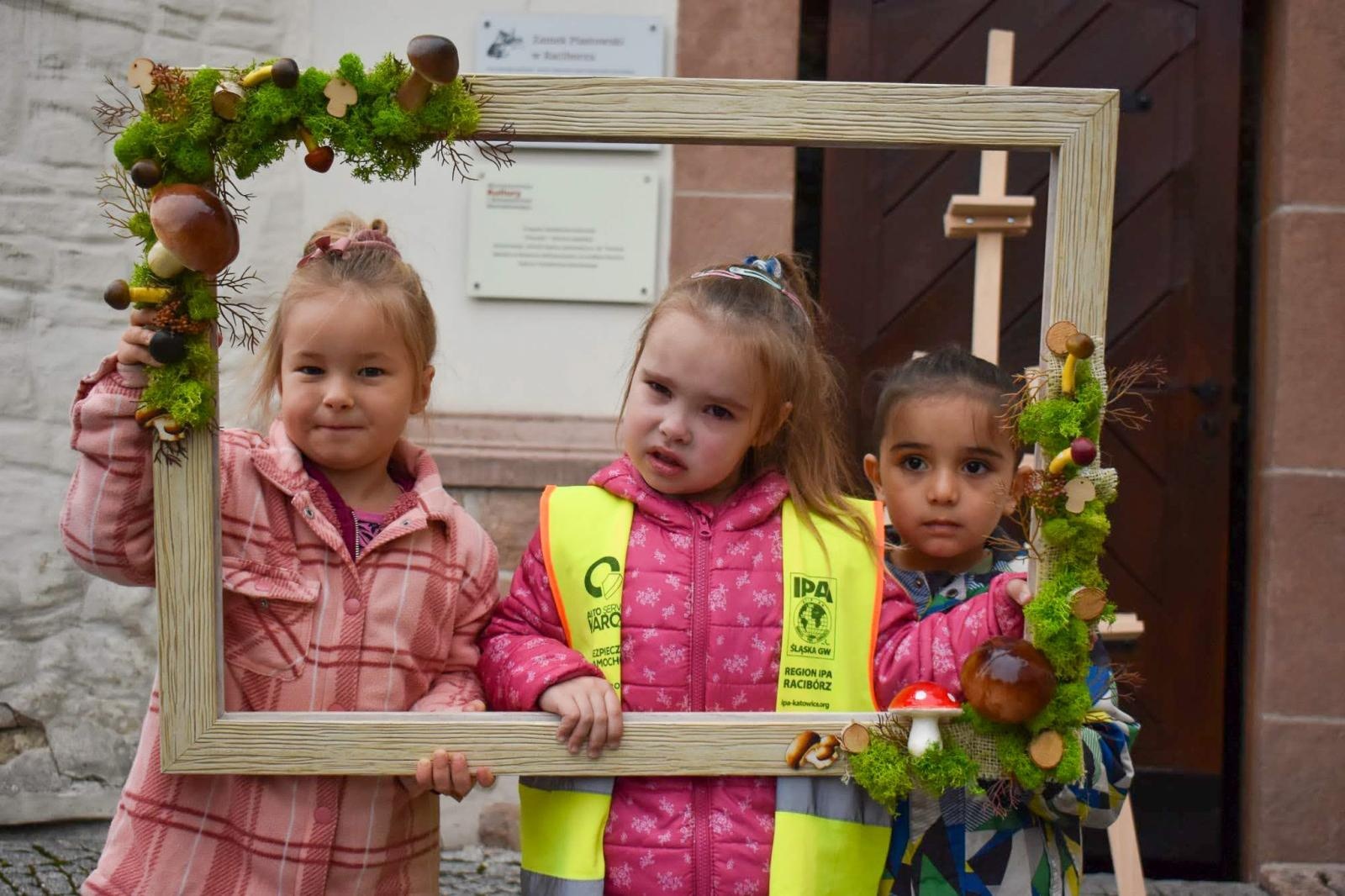 Zdjęcie w galerii na portalu naszraciborz.pl: Bezpieczne grzybobranie na Zamku Piastowskim: Frekwencja dopisała! wiadomości z regionu