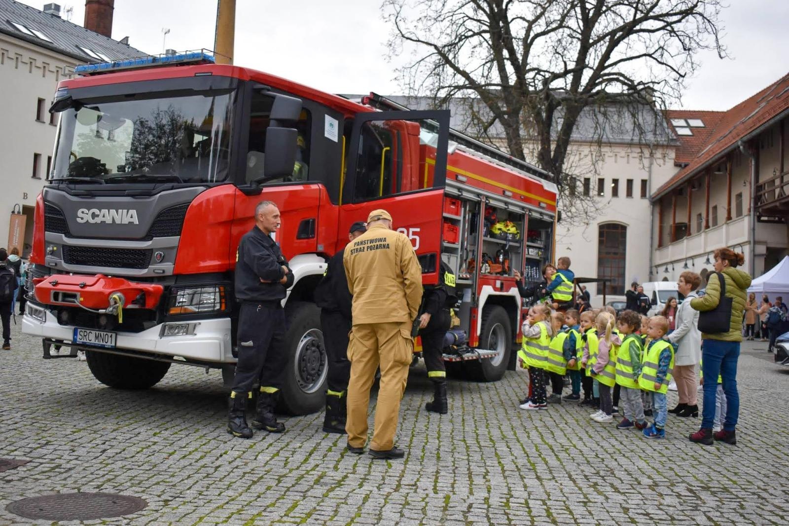 Zdjęcie w galerii na portalu naszraciborz.pl: Bezpieczne grzybobranie na Zamku Piastowskim: Frekwencja dopisała! wiadomości z regionu