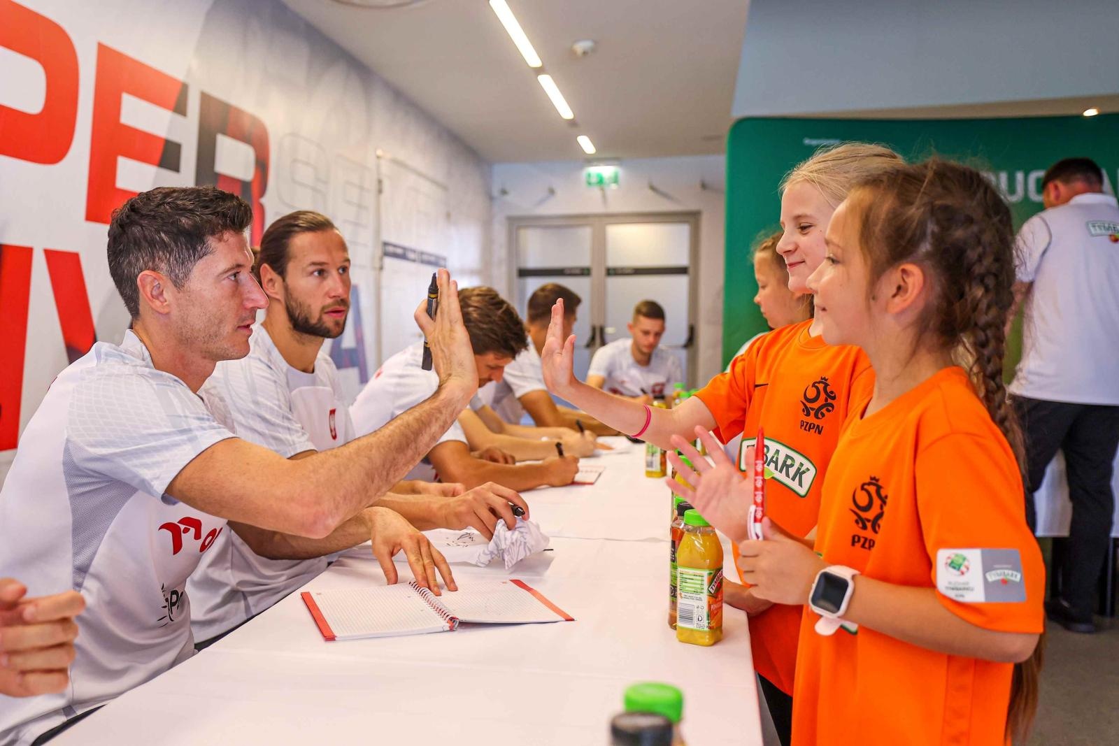 Zdjęcie w galerii na portalu naszraciborz.pl: Reprezentacja Polski spotka się ze zwycięzcami Pucharu Tymbarku. Trwają zapisy do kolejnej edycji turnieju wiadomości z regionu