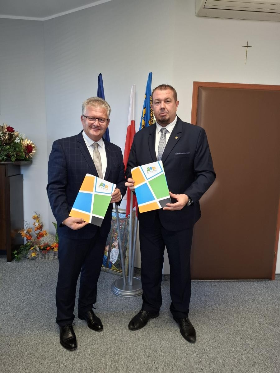 Zdjęcie w galerii na portalu naszraciborz.pl: W Starostwie Powiatowym podpisano umowę o wartości blisko 8 mln zł wiadomości z regionu