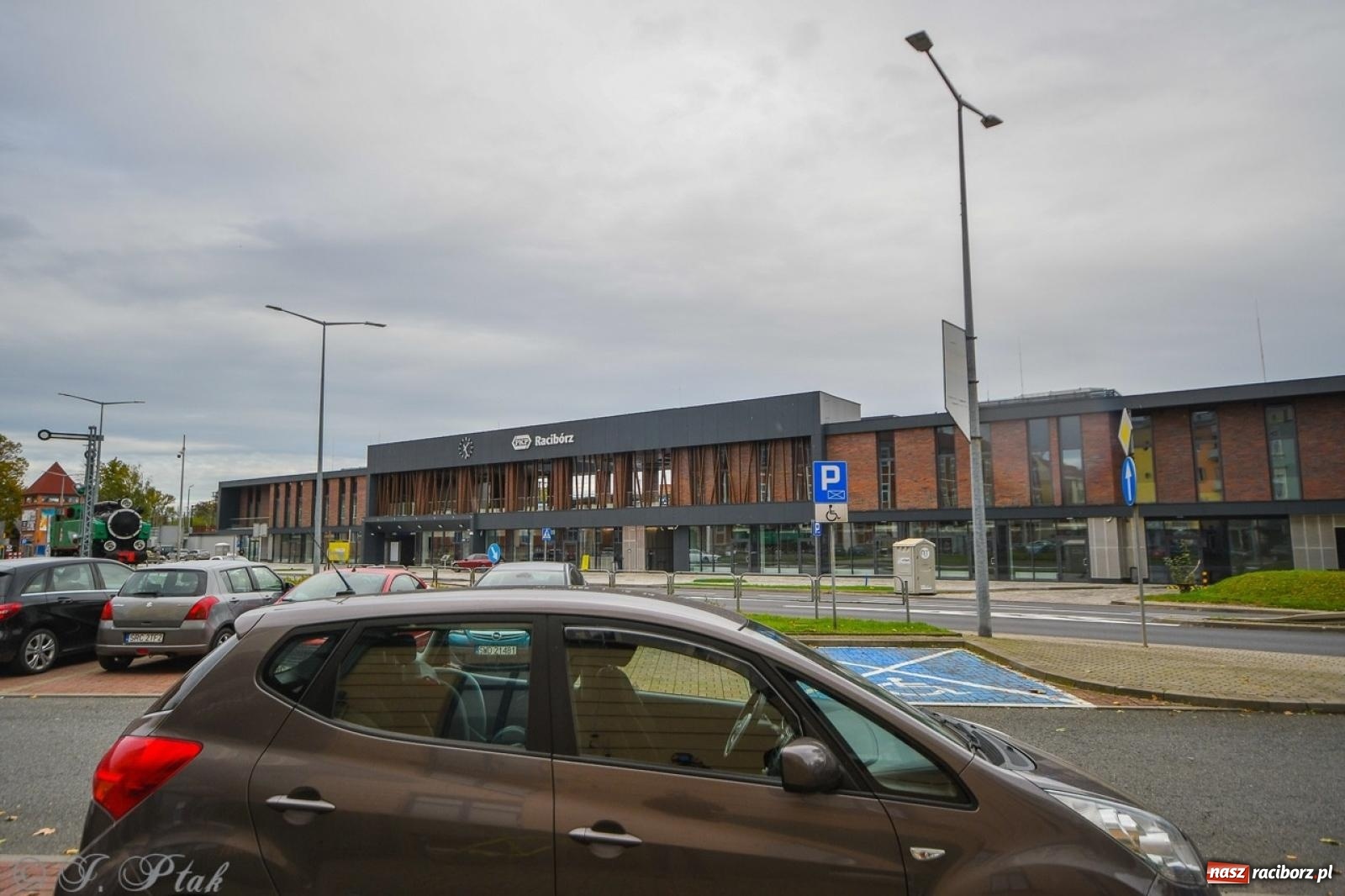 Zdjęcie w galerii na portalu naszraciborz.pl: Nowy dworzec PKP w Raciborzu gotowy na otwarcie [FOTO] wiadomości z regionu