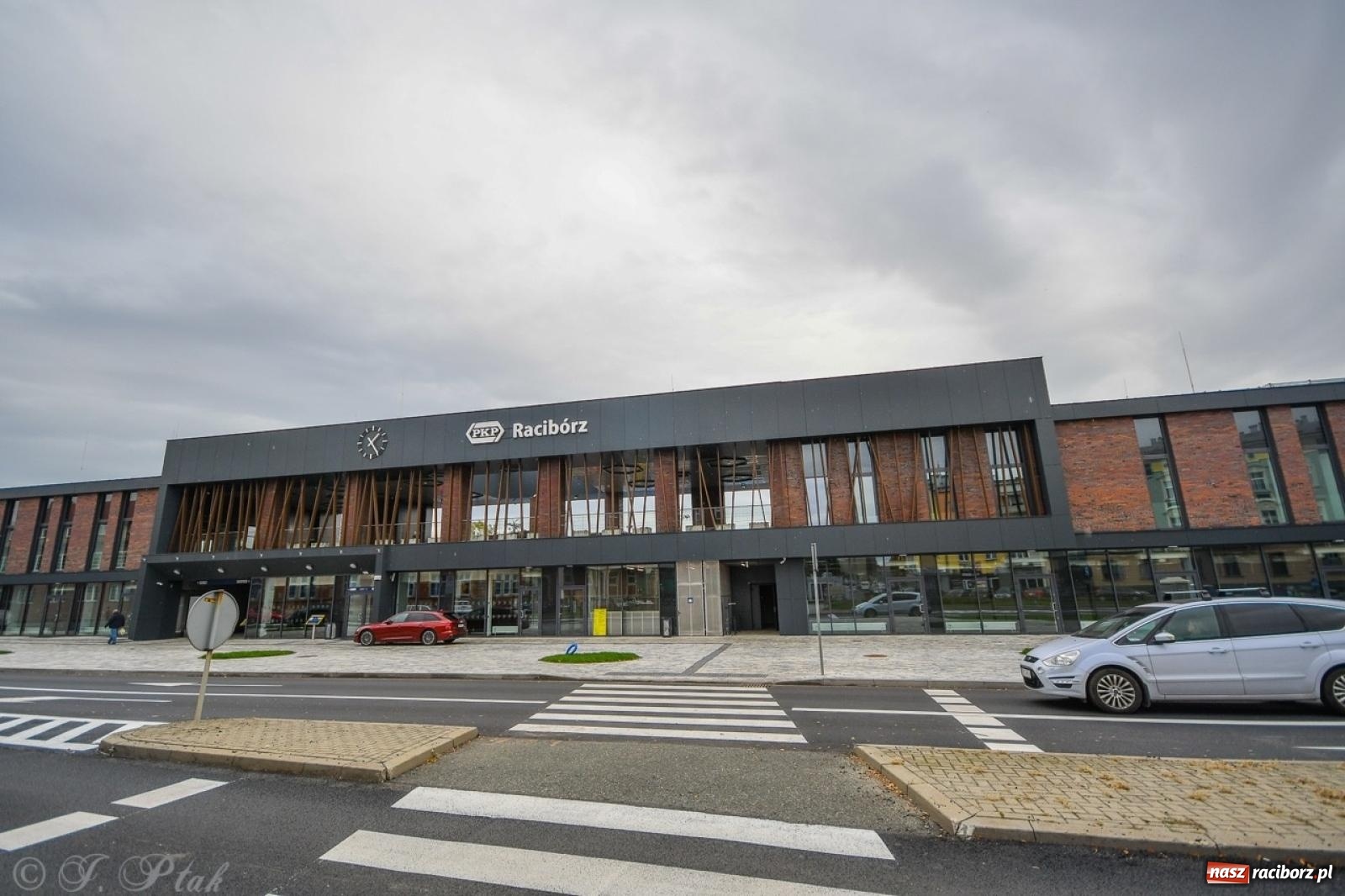 Zdjęcie w galerii na portalu naszraciborz.pl: Nowy dworzec PKP w Raciborzu gotowy na otwarcie [FOTO] wiadomości z regionu