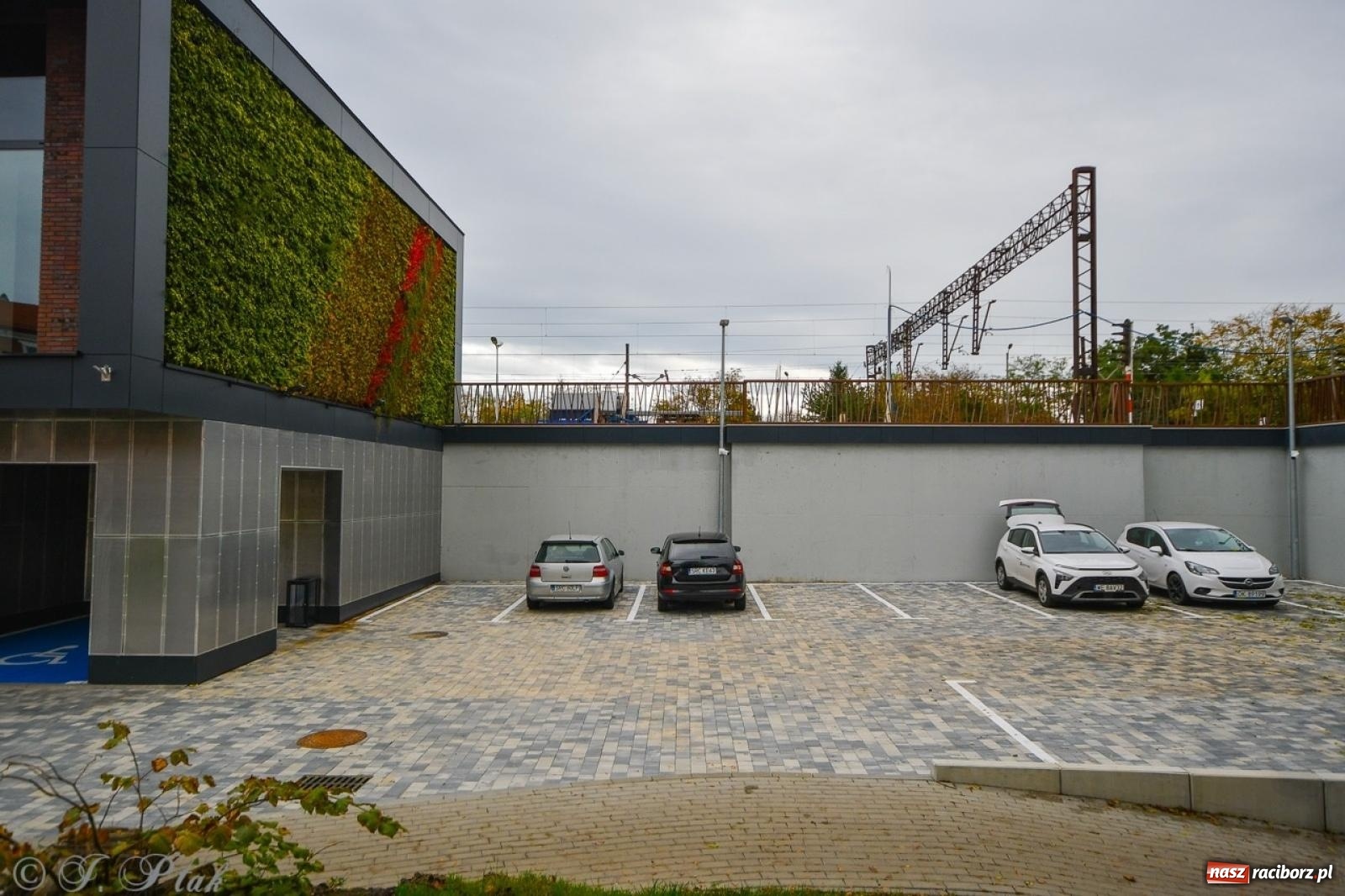 Zdjęcie w galerii na portalu naszraciborz.pl: Nowy dworzec PKP w Raciborzu gotowy na otwarcie [FOTO] wiadomości z regionu