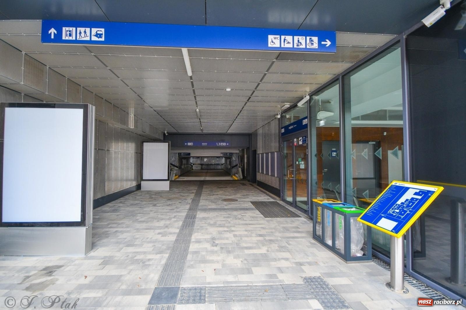 Zdjęcie w galerii na portalu naszraciborz.pl: Nowy dworzec PKP w Raciborzu gotowy na otwarcie [FOTO] wiadomości z regionu