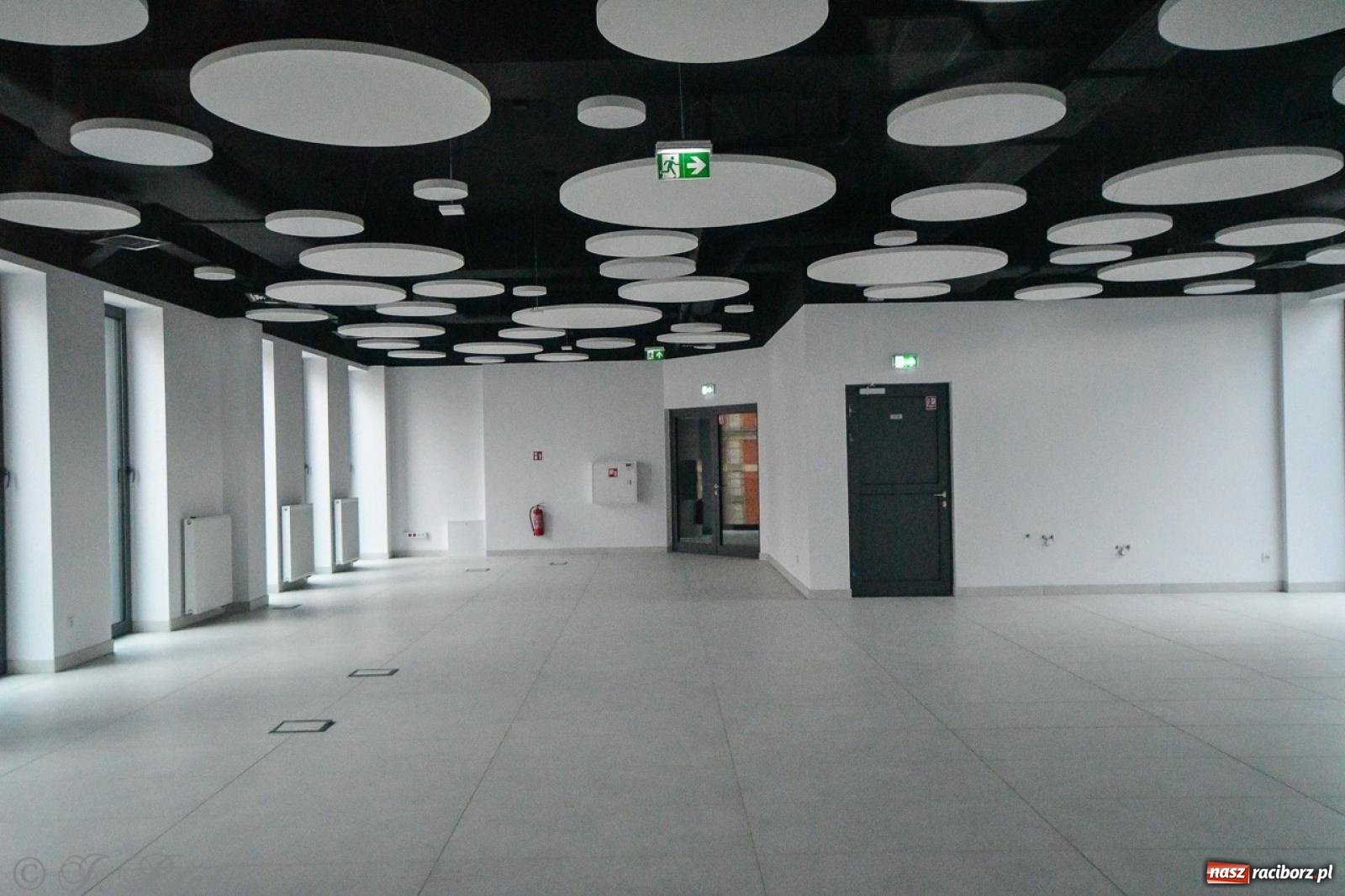 Zdjęcie w galerii na portalu naszraciborz.pl: Nowy dworzec PKP w Raciborzu gotowy na otwarcie [FOTO] wiadomości z regionu